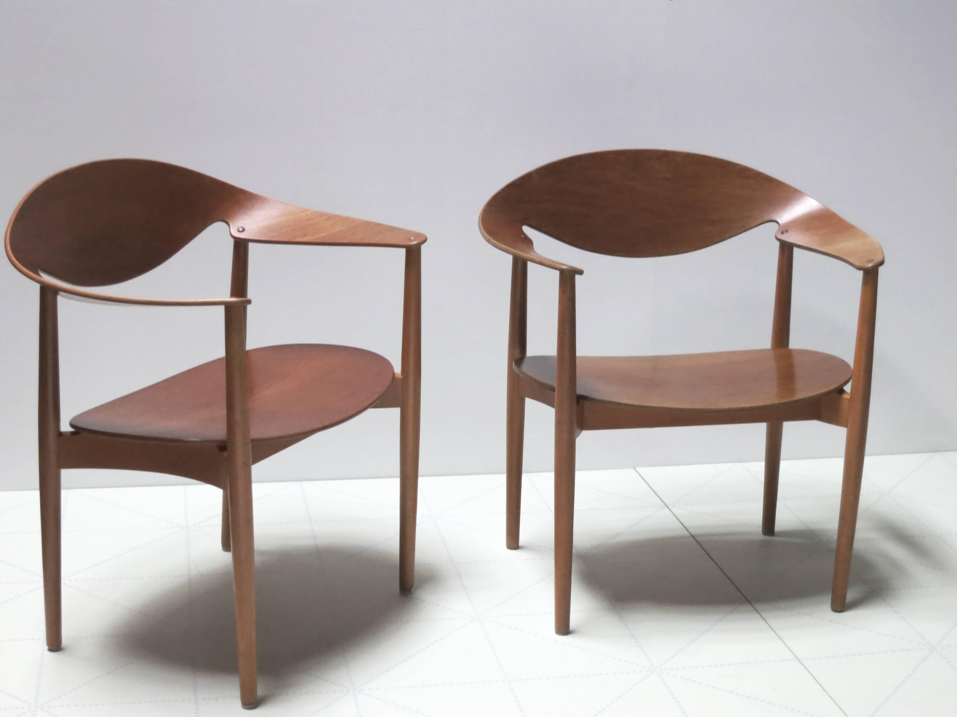 Pair of Metropolitan Chairs by Ejner Larsen and Axel Bender Madsen. These chairs take their name from the Metropolitan Museum of Art, NY, where they were shown in 1960 at the breakthrough exhibition, 