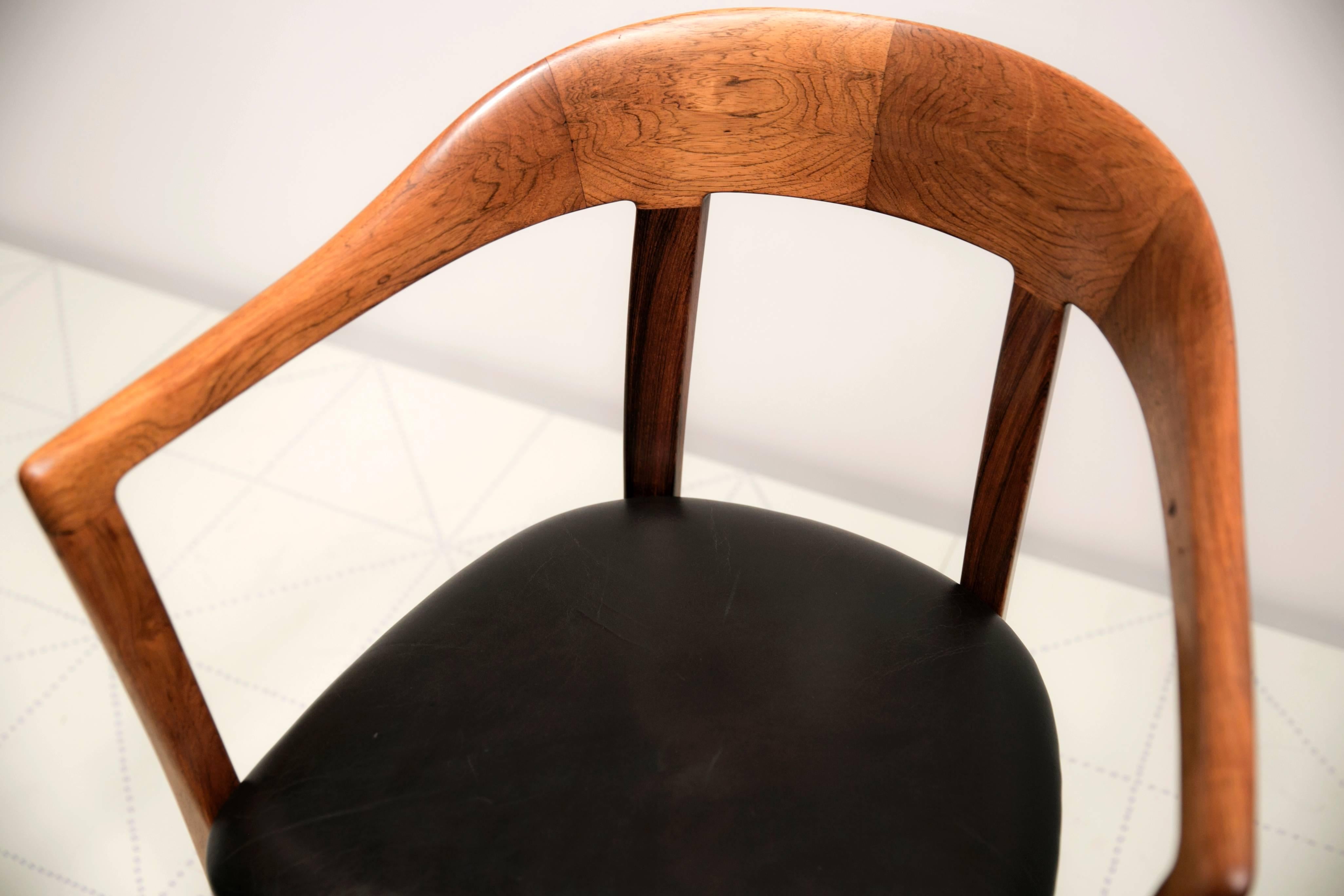 1958 Armchair in Brazilian Rosewood and Original Leather by Ole Wanscher (Skandinavische Moderne) im Angebot