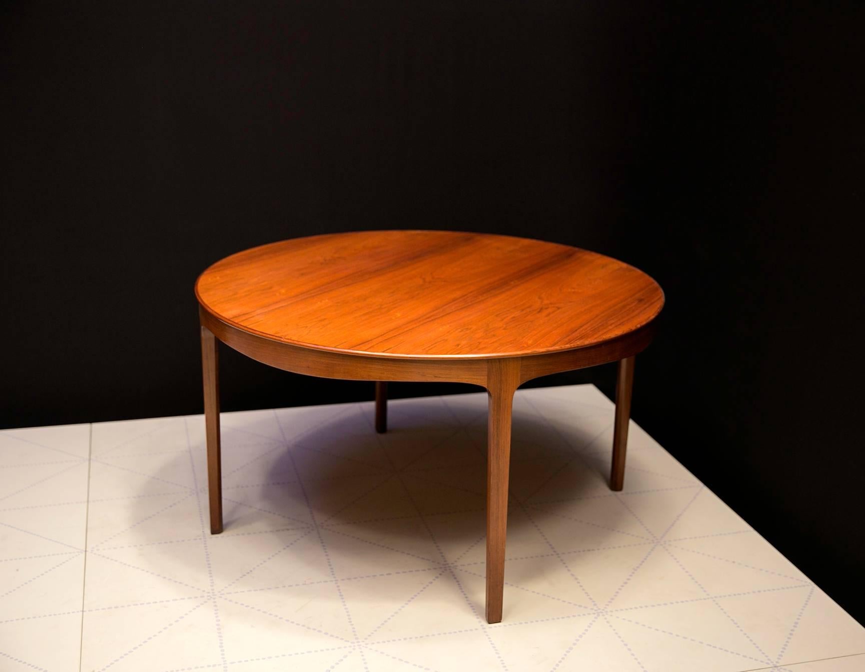 Danish Ole Wanscher's Elegant Brazilian Rosewood Circular Sofa Table with Curved Apron 