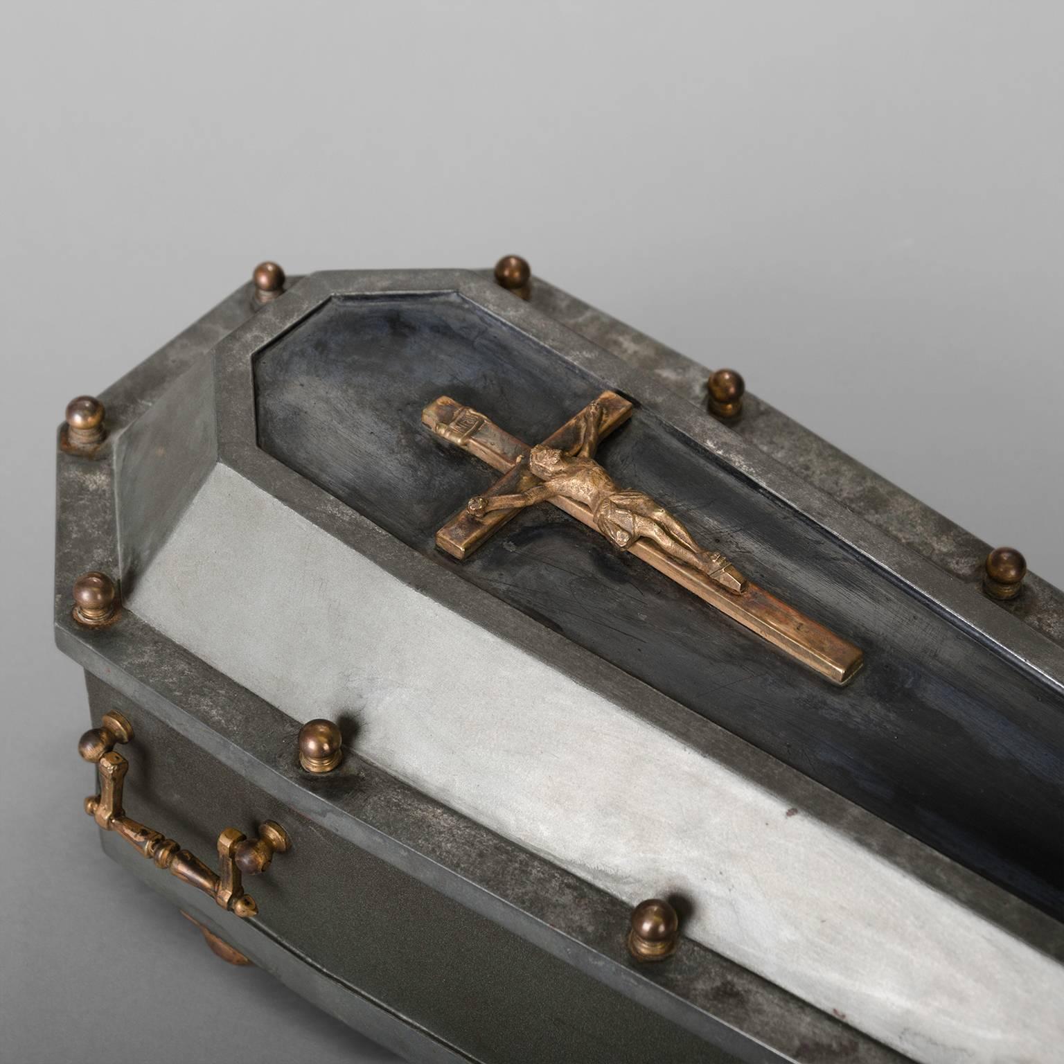 French Small Coffin Model between 1930 and 1950