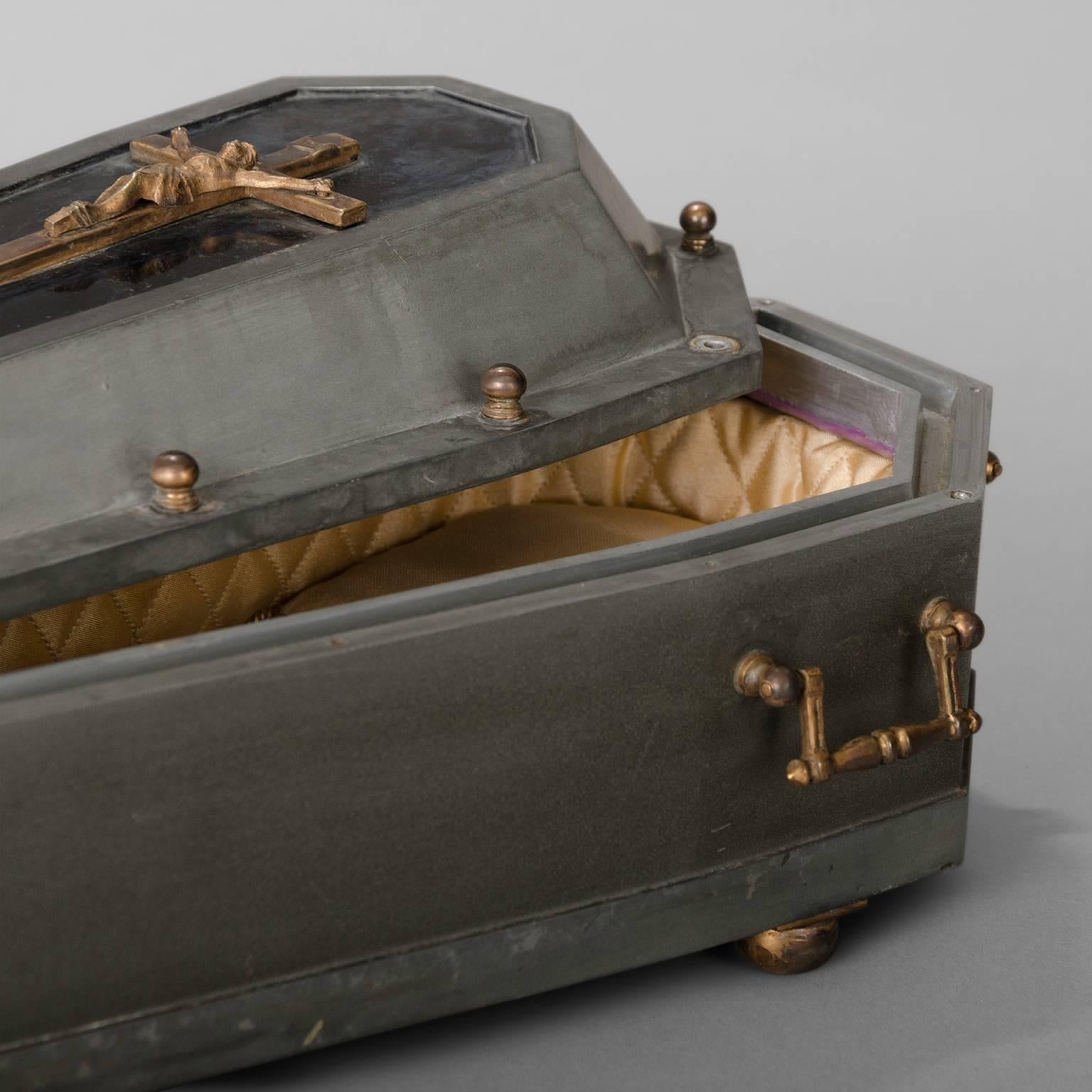 20th Century Small Coffin Model between 1930 and 1950