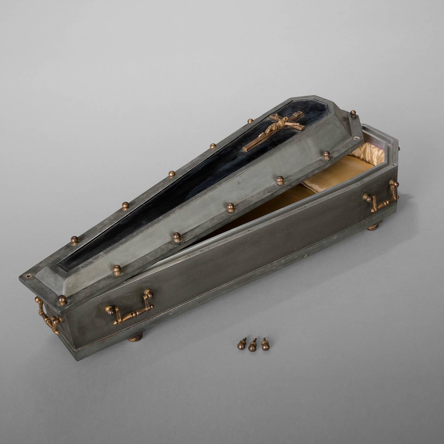 Small Coffin Model between 1930 and 1950 2