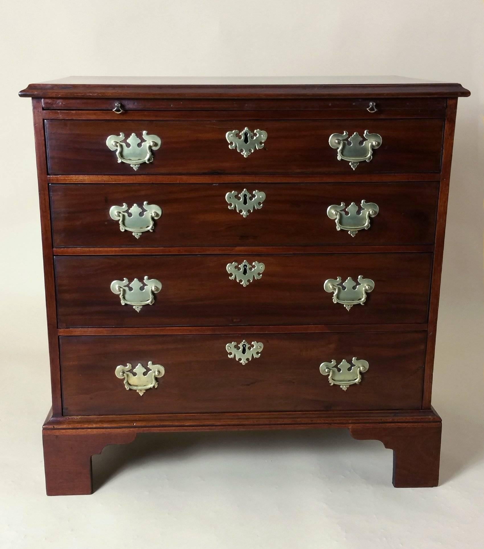 English George III Mahogany Chest of Drawers with Brushing Slide