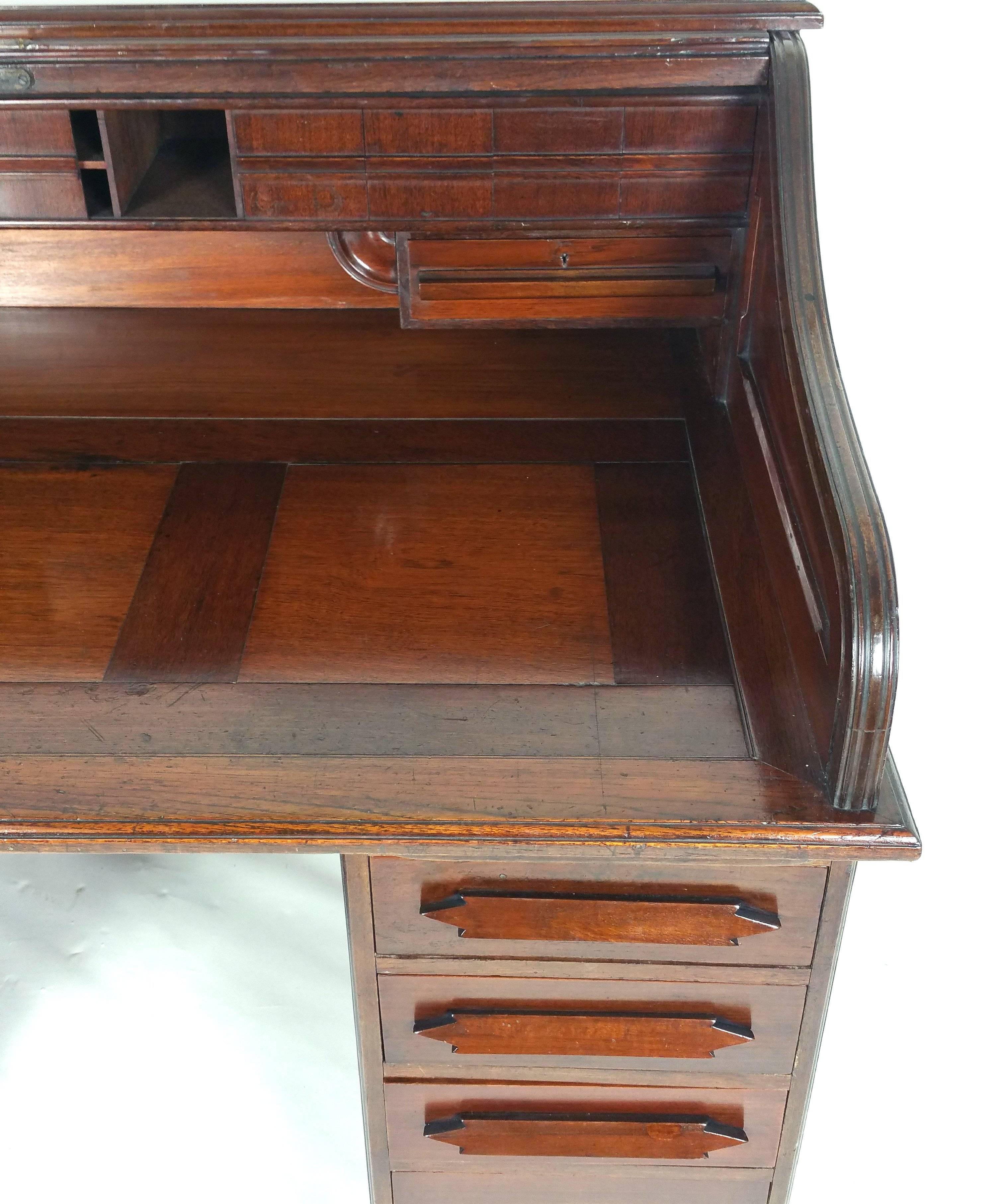 19th Century Unusual Indian Arts & Crafts Teak Roll Top Desk In Excellent Condition In London, west Sussex