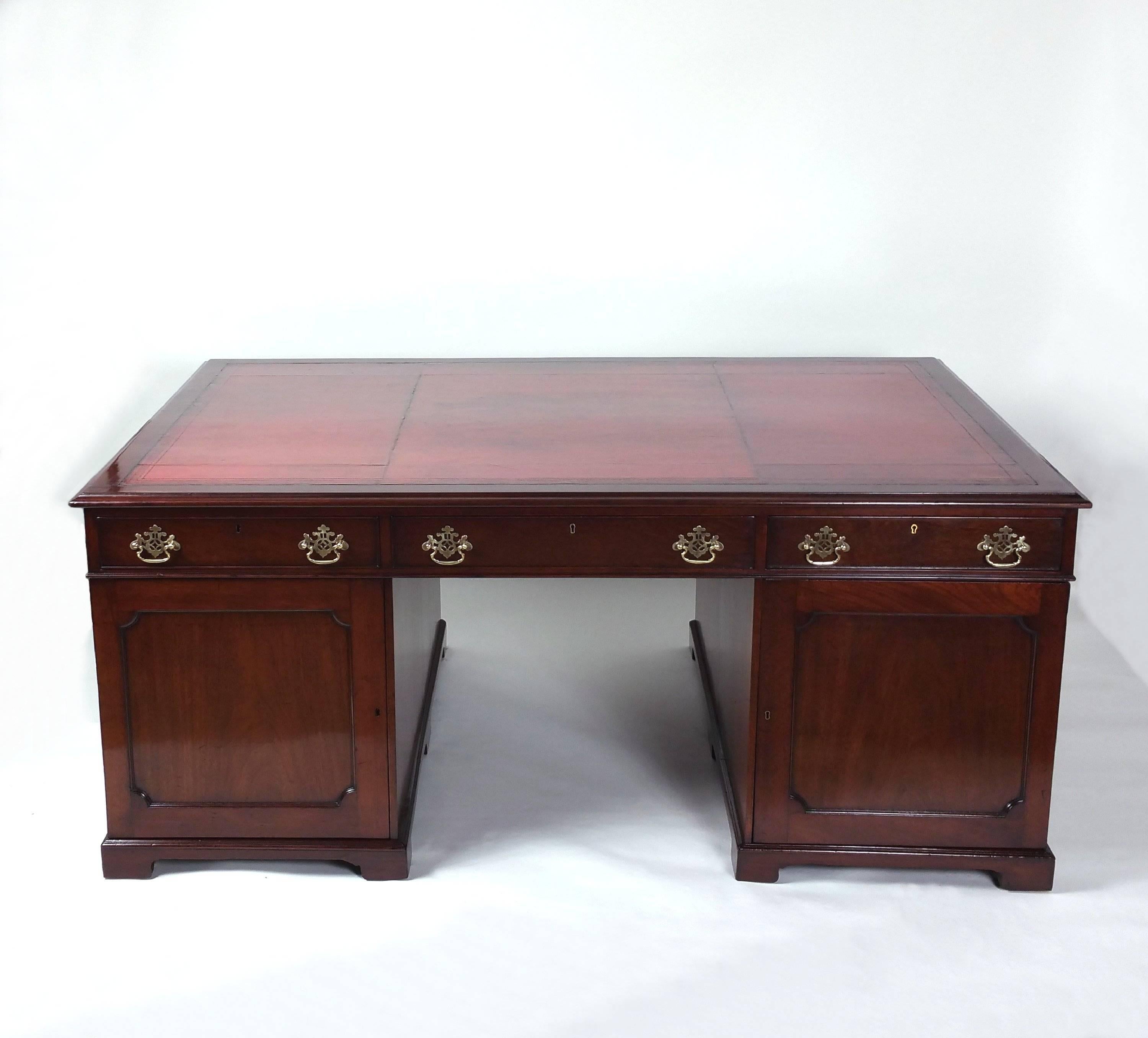 Large Victorian Mahogany Partners Desk with Original Leather Top 3