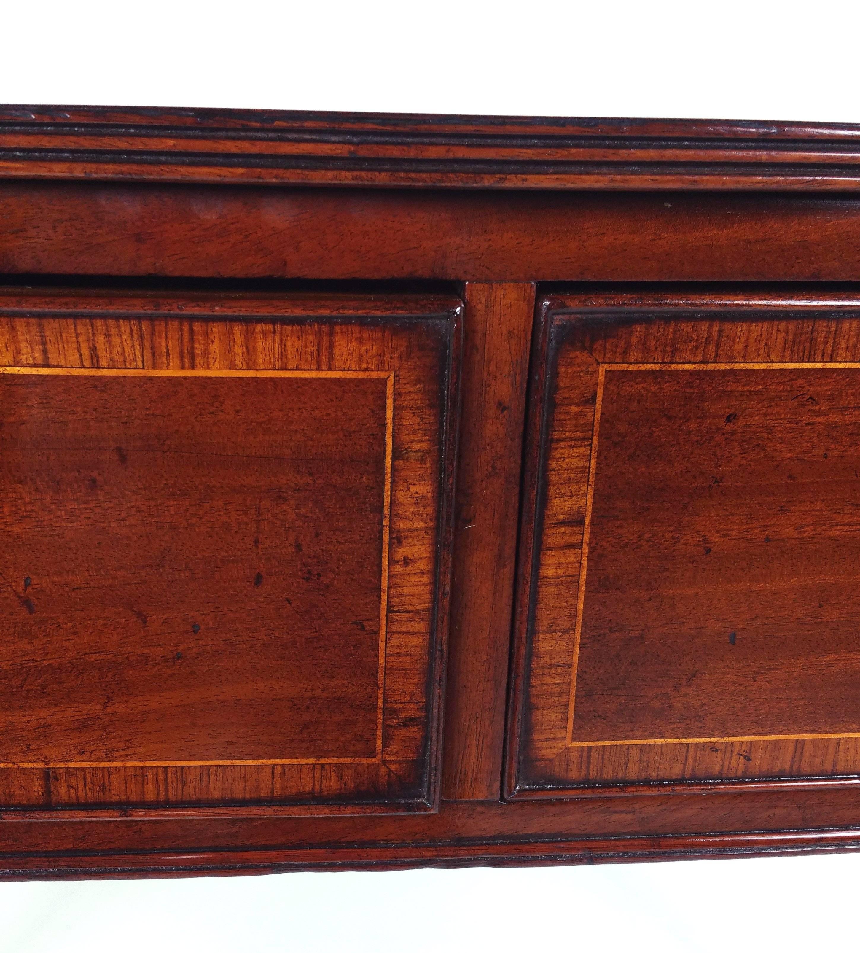 George III Mahogany Bow Fronted Two-Drawer Side Table In Excellent Condition In London, west Sussex