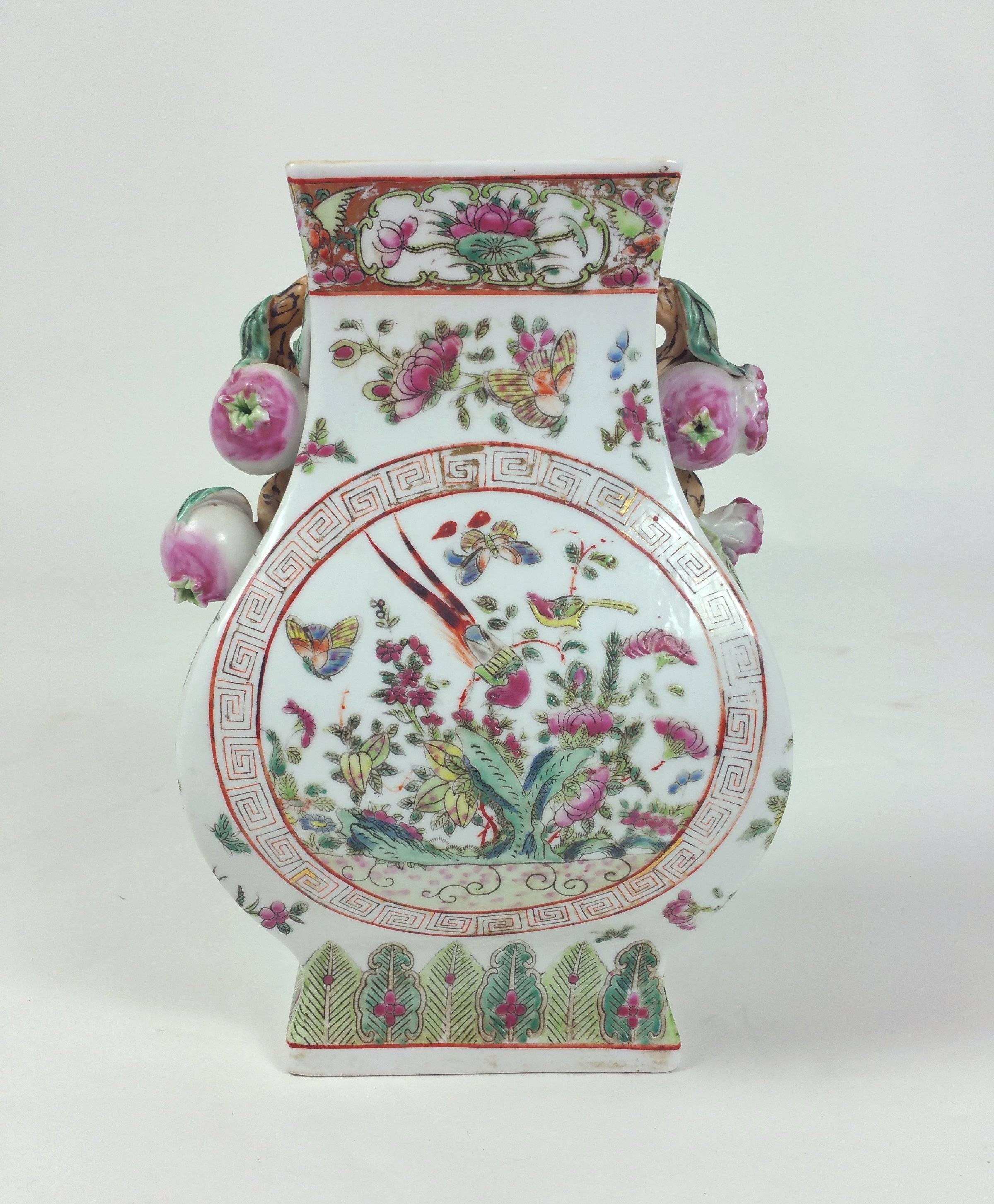 Chinese Early 20th Century Pottery Twin Handled Shaped Vase In Good Condition For Sale In London, west Sussex