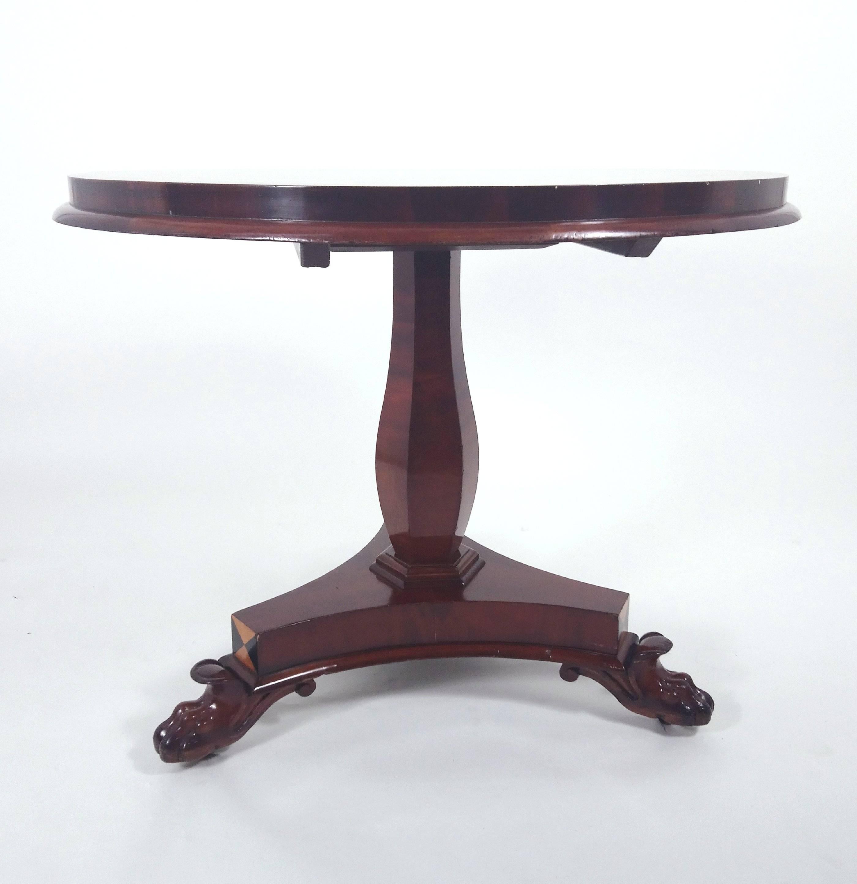 Early 19th Century Circular Mahogany Tilt-Top Table In Excellent Condition In London, west Sussex