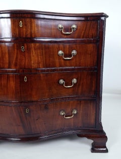 Fine Quality 18th Century Figured Chippendale Design Serpentine Fronted Chest