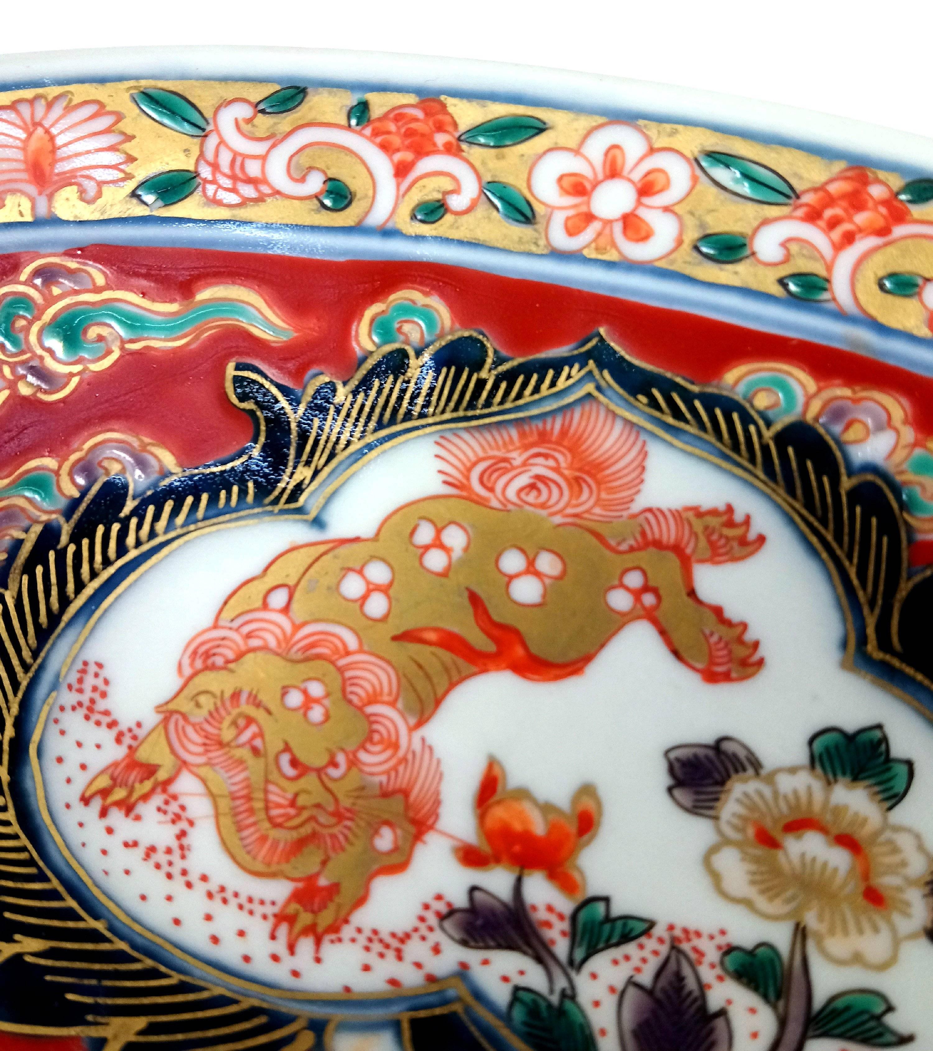 Hand-Painted 19th Century Japanese Imari Pottery Dish with Cranes