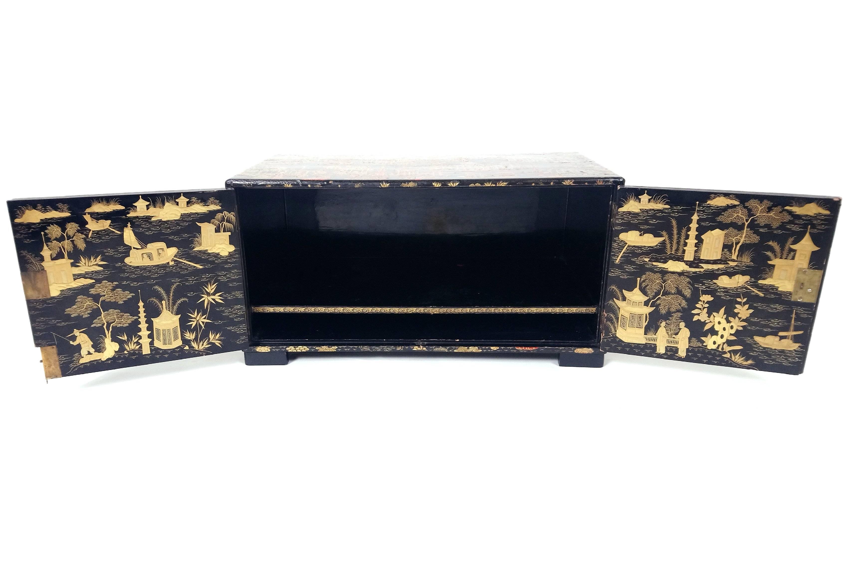 19th Century Chinese Export Ware Lacquered Two-Door Table Cupboard 2