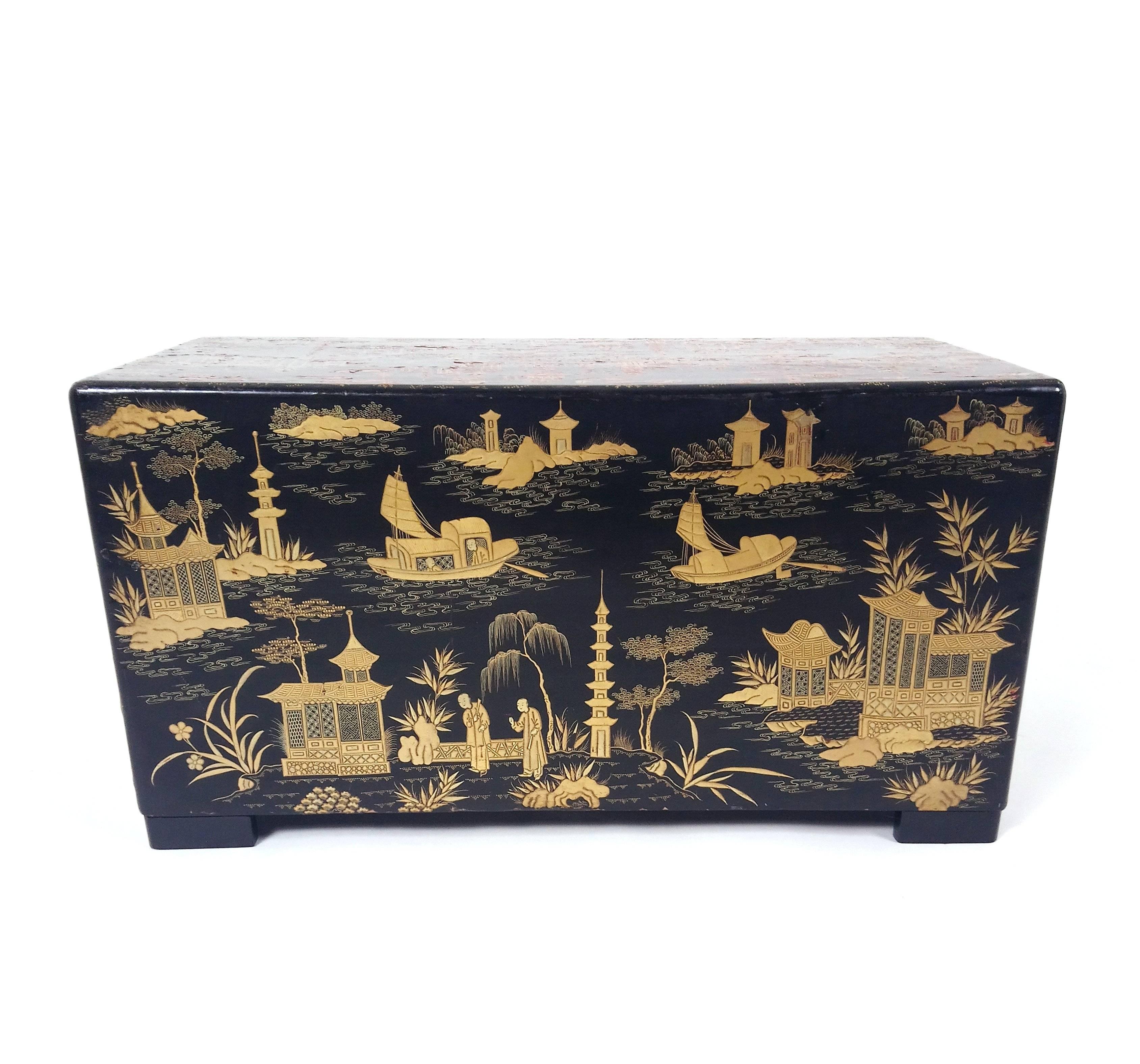 19th Century Chinese Export Ware Lacquered Two-Door Table Cupboard 5