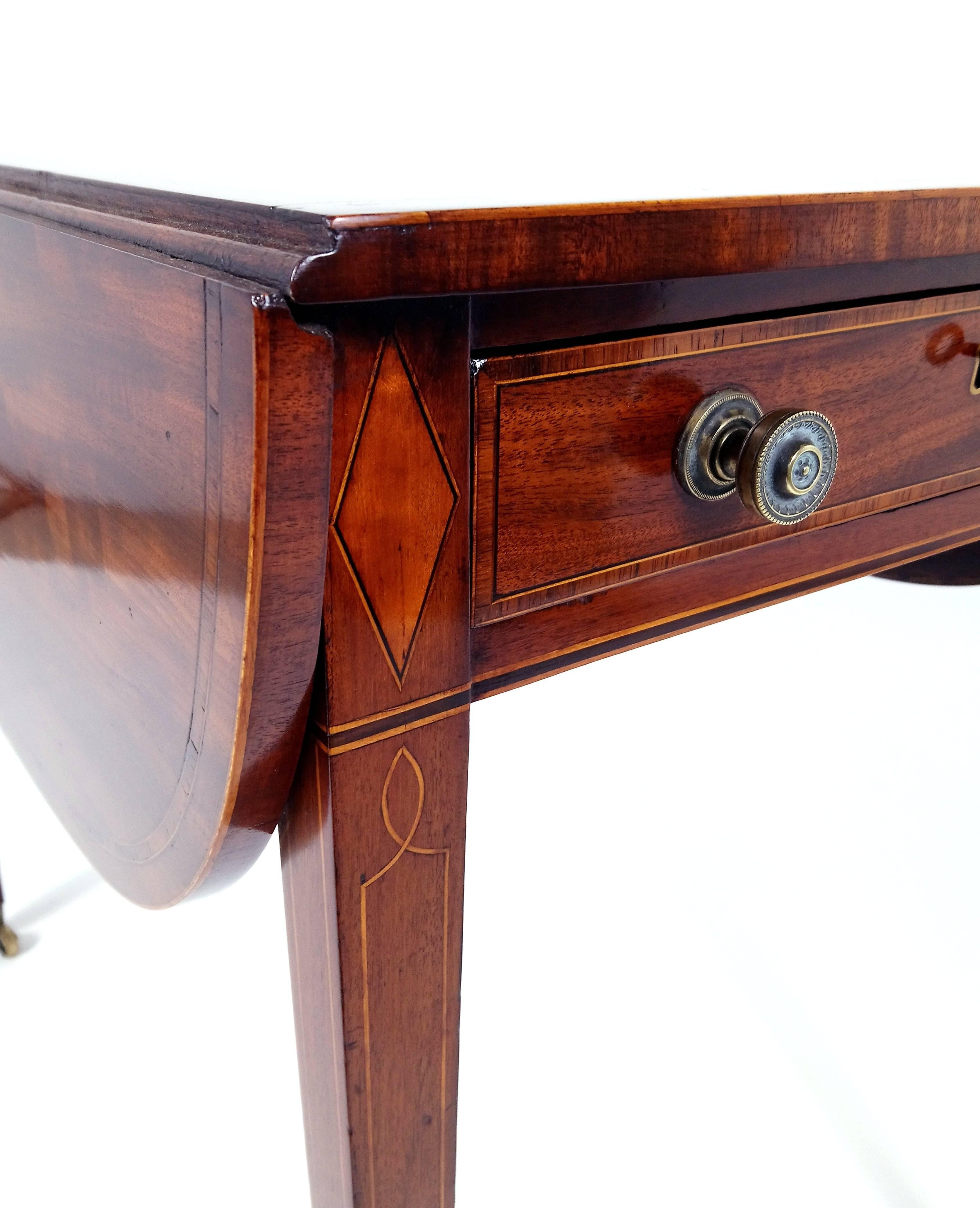 18th Century Sheraton Design Mahogany Drop Leaf Pembroke Table For Sale 2