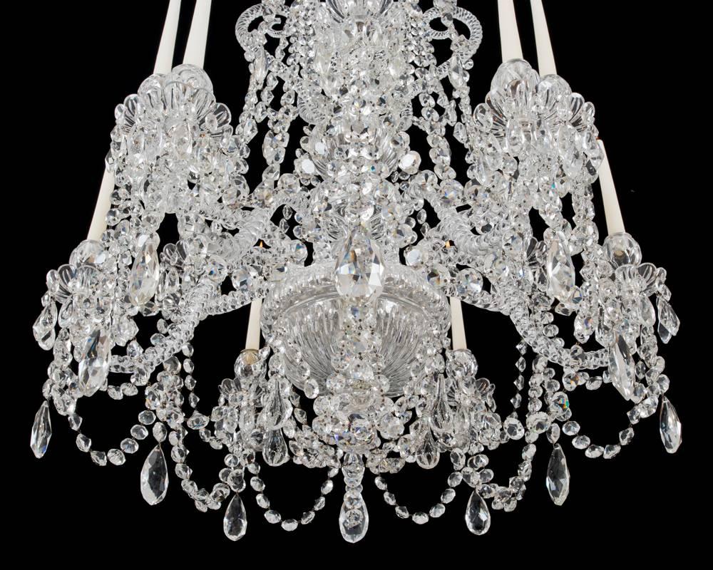 Vittoriano Lampadari a dodici luci in vetro tagliato di F. & C. Osler in vendita