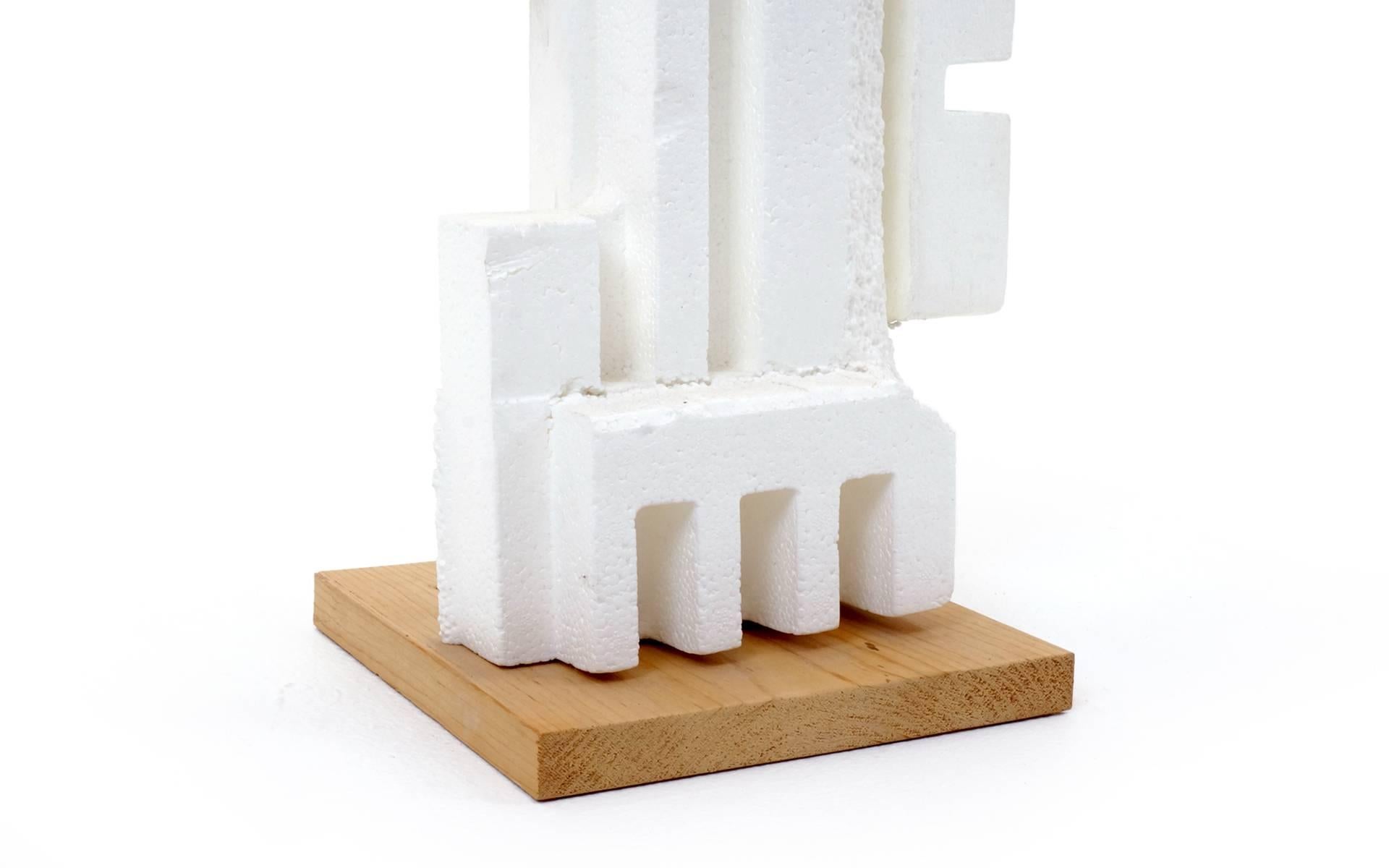 Sculpture Irving Harper en Styrofoam de sa série de ' Paper Sculptures ' 3