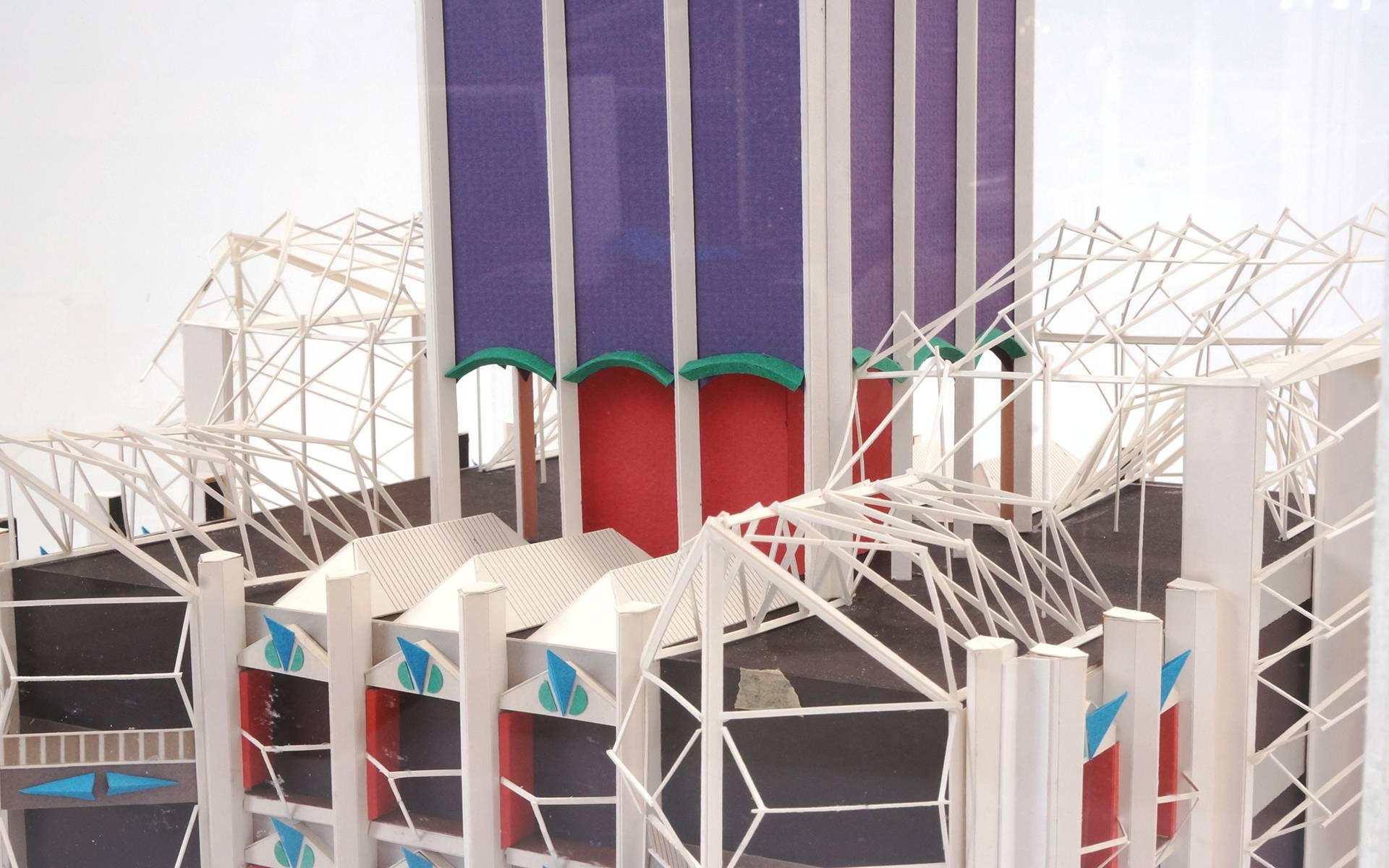 Irving Harper Architektonische Skulptur aus seiner Paper Sculpture-Serie (Acryl) im Angebot