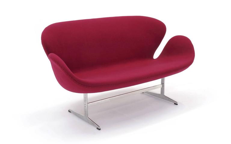 Original Arne Jacobsen Swan Sofa Settee Fritz Hansen Denmark Excellent
