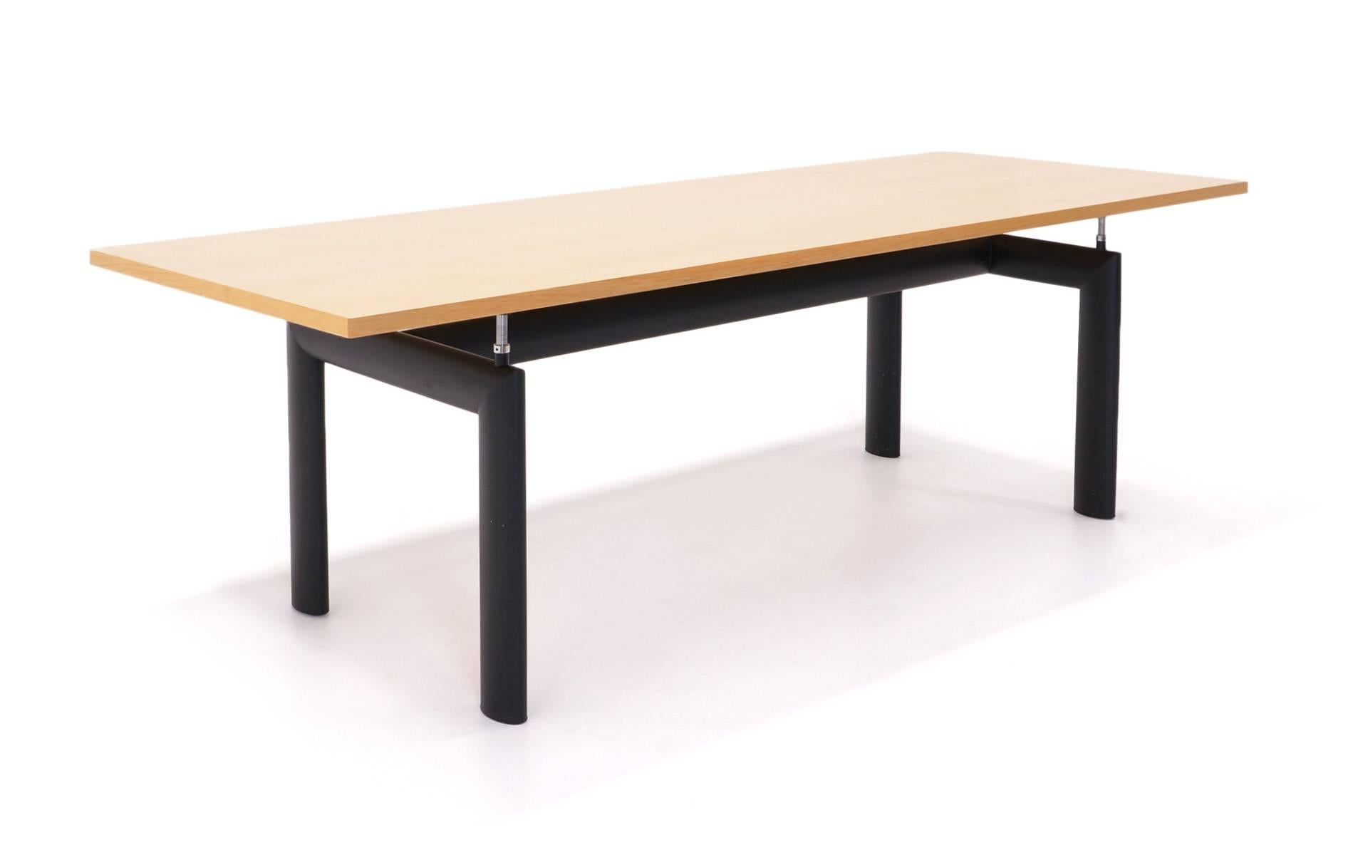 lc6 dining table