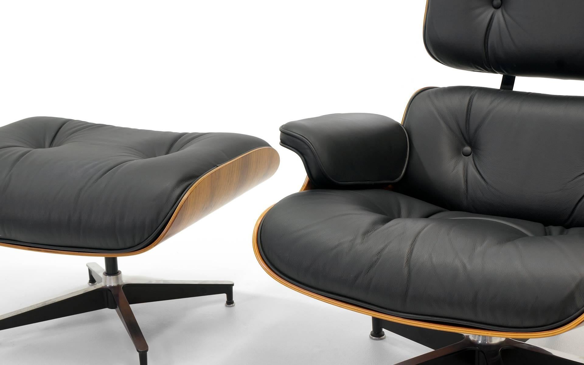 Eames Lounge Chair and Ottoman, Amazing Brazilian Rosewood, Newer HM Cushions In Excellent Condition In Kansas City, MO