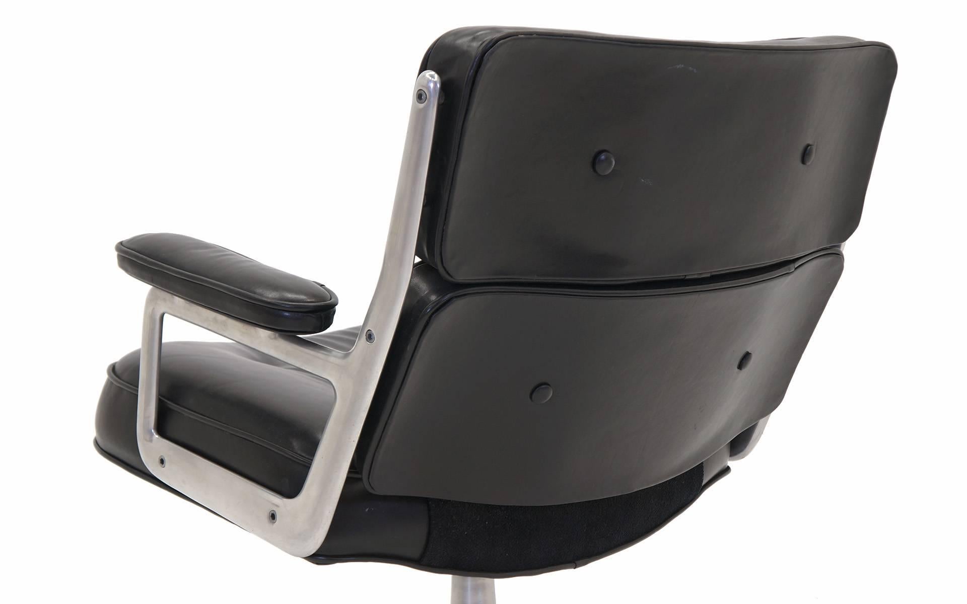 Mid-20th Century Rare Eames Time Life Lounge Chair, 1960s in Excellent Condition, Full Swivel