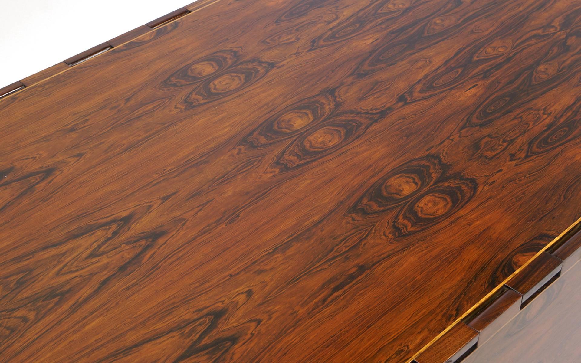 Mid-20th Century Kurt Ostervig Oval / Eliptical Rosewood Gateleg / Drop-leaf Dining Table.