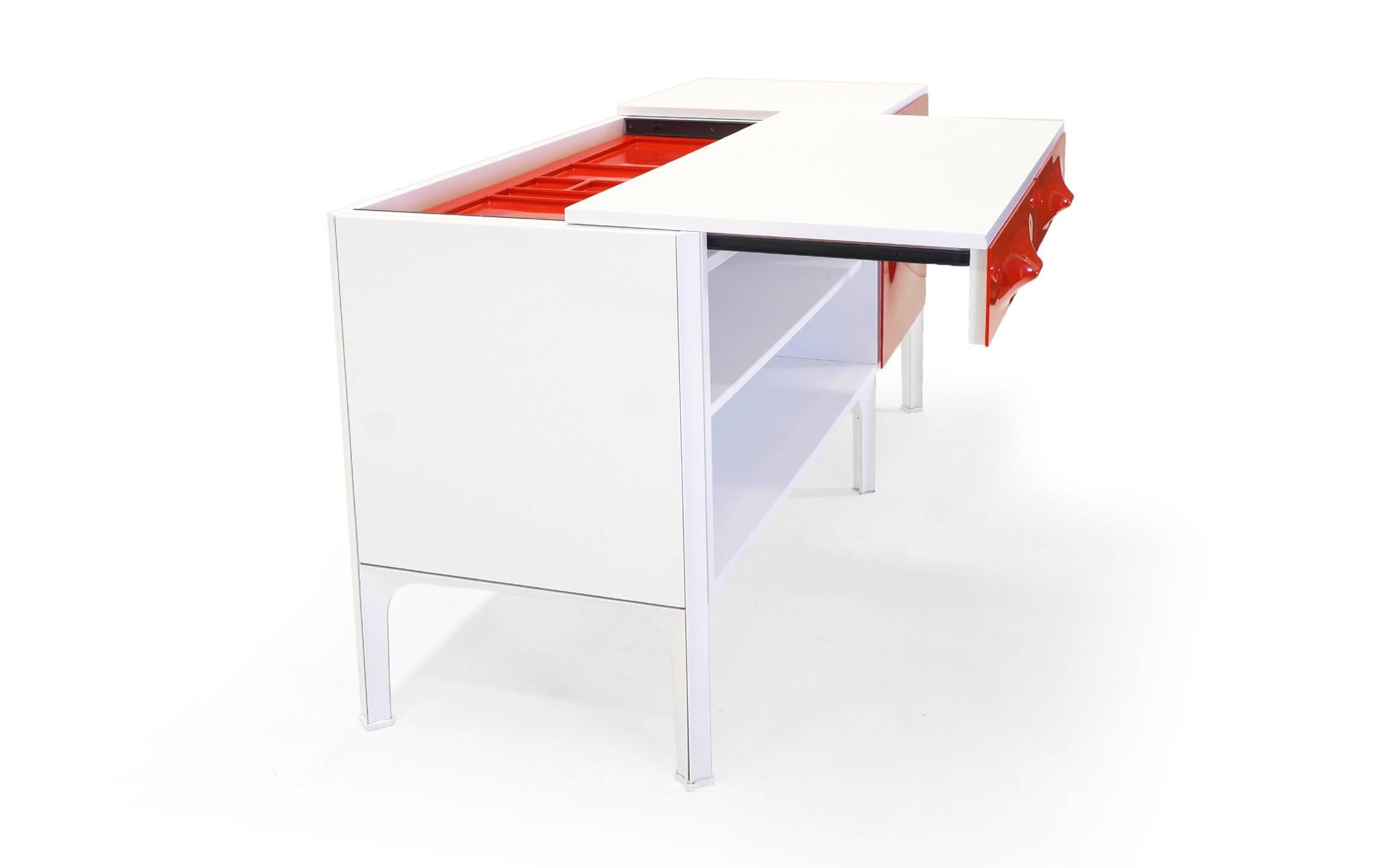 Raymond Loewy-Schreibtisch mit Schubladen für Doubinsky Freres, DF2000 Serie (Moderne der Mitte des Jahrhunderts) im Angebot