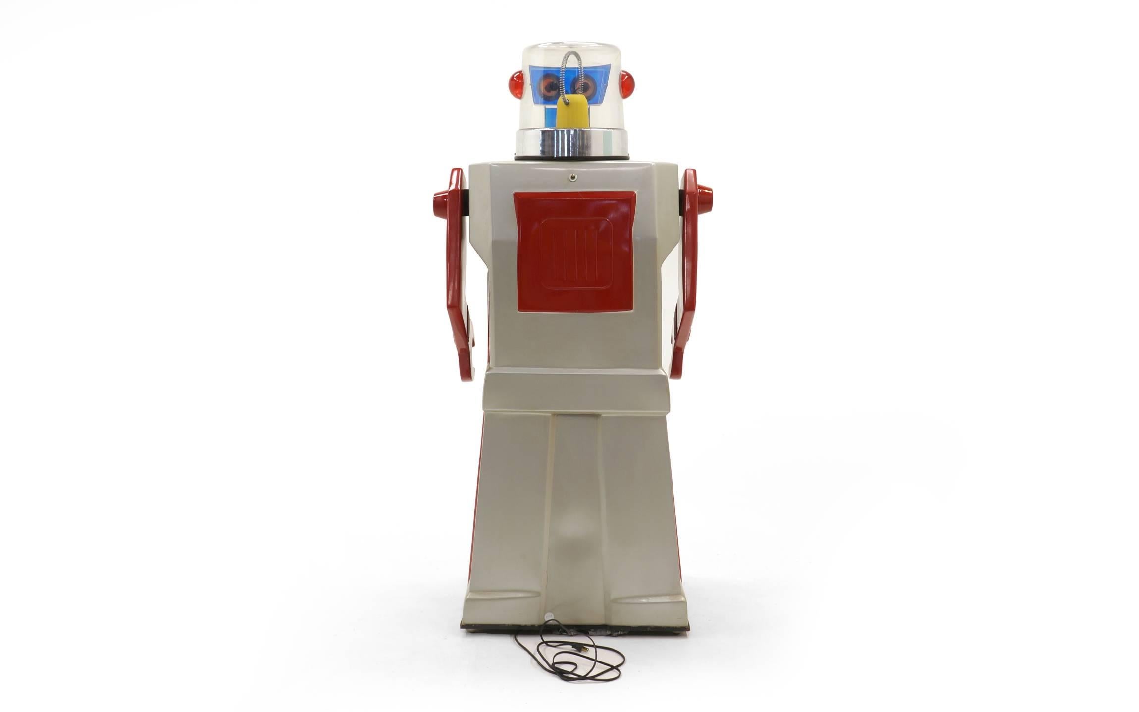 Robert G. Johnson Tall Robot Model for Papa-San Toys Company, Inc. In Good Condition In Kansas City, MO