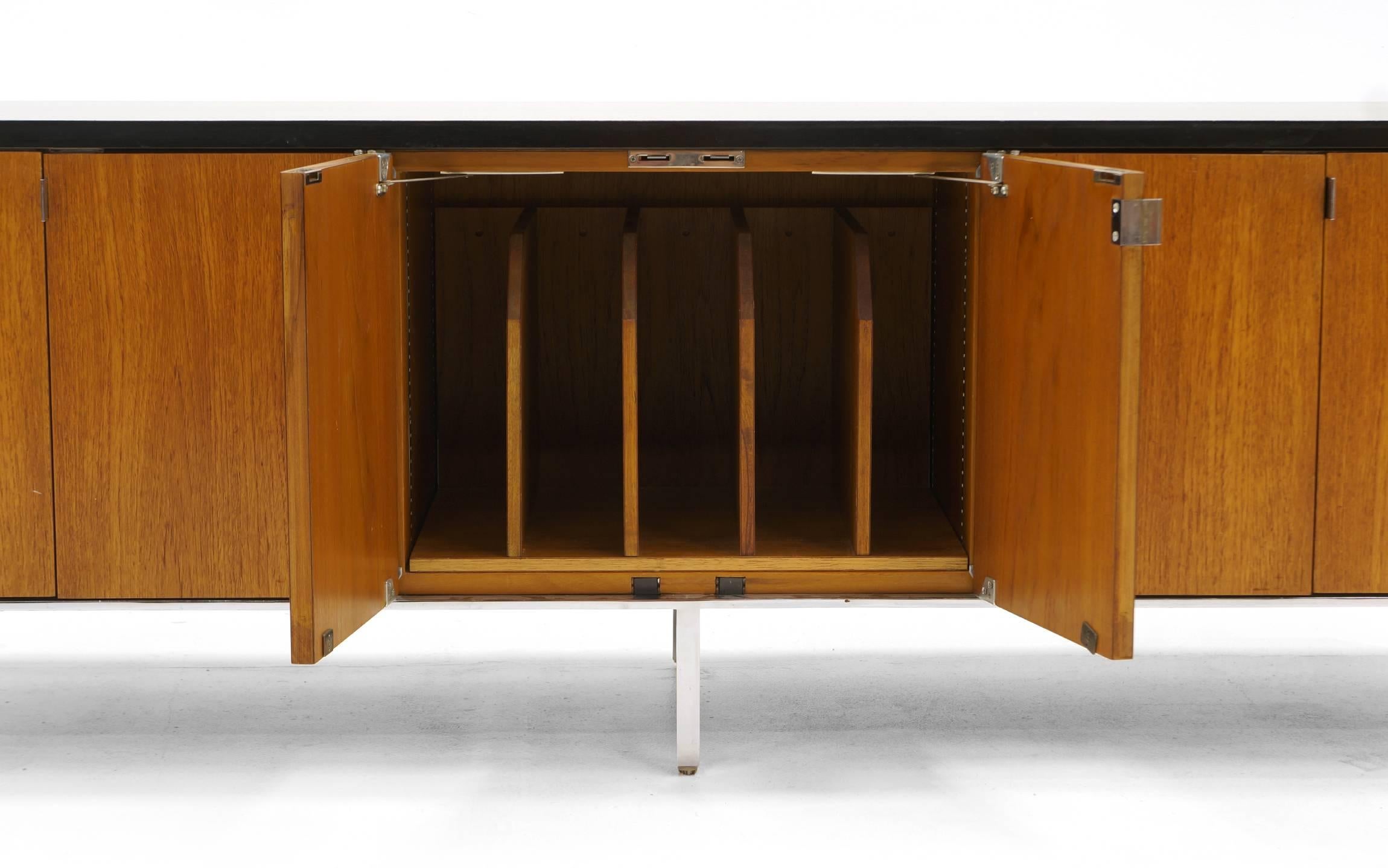 American Florence Knoll Low Credenza or Media Cabinet in Walnut, Chrome, Black Enamel Top