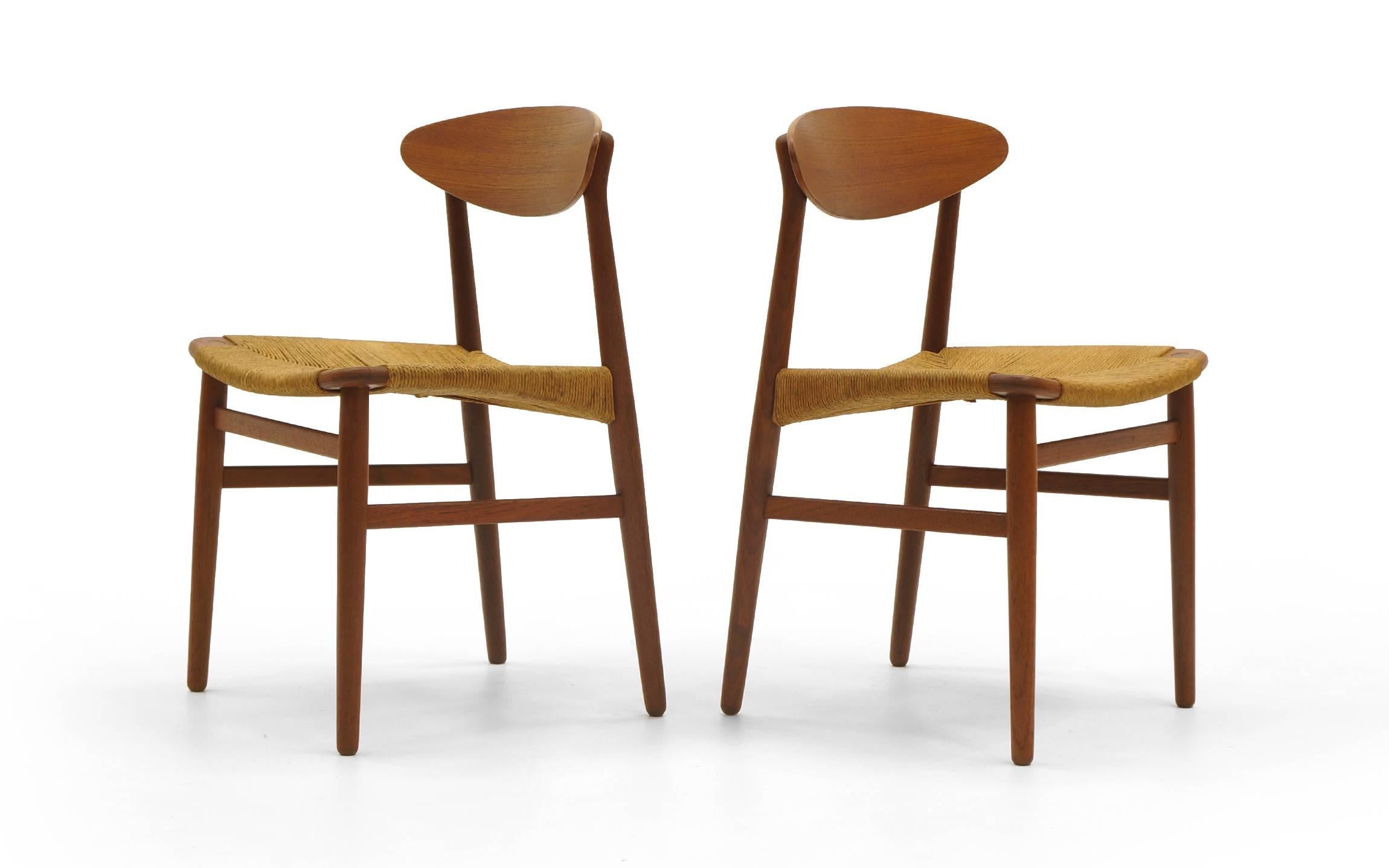Mid-20th Century Set of Six Danish Modern Teak Dining Chairs by Ejner Larsen and Aksel Madsen For Sale