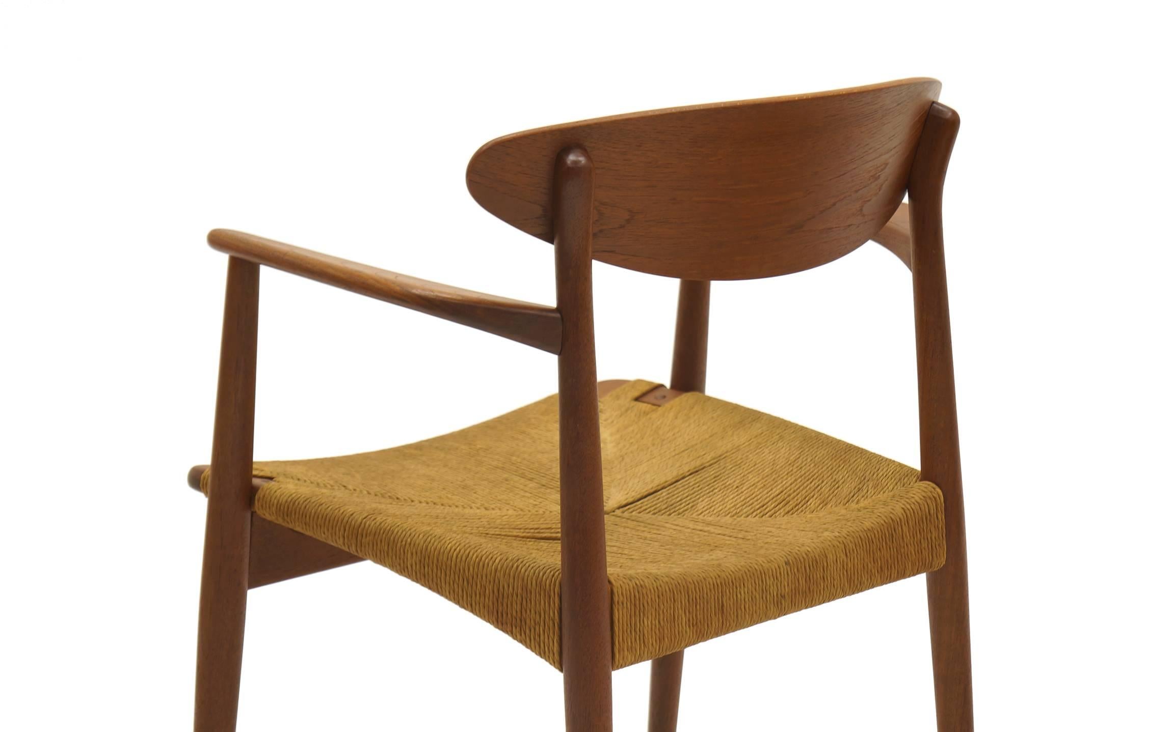 Set of Six Danish Modern Teak Dining Chairs by Ejner Larsen and Aksel Madsen For Sale 2