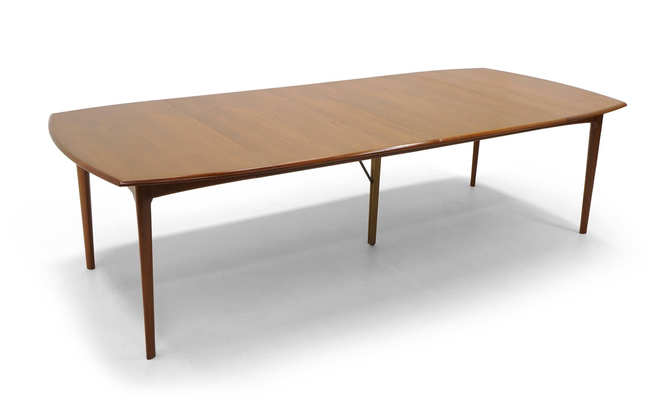 Small to Large Expandable Teak Dining Table by H. W. Klein for Bramin For Sale 1