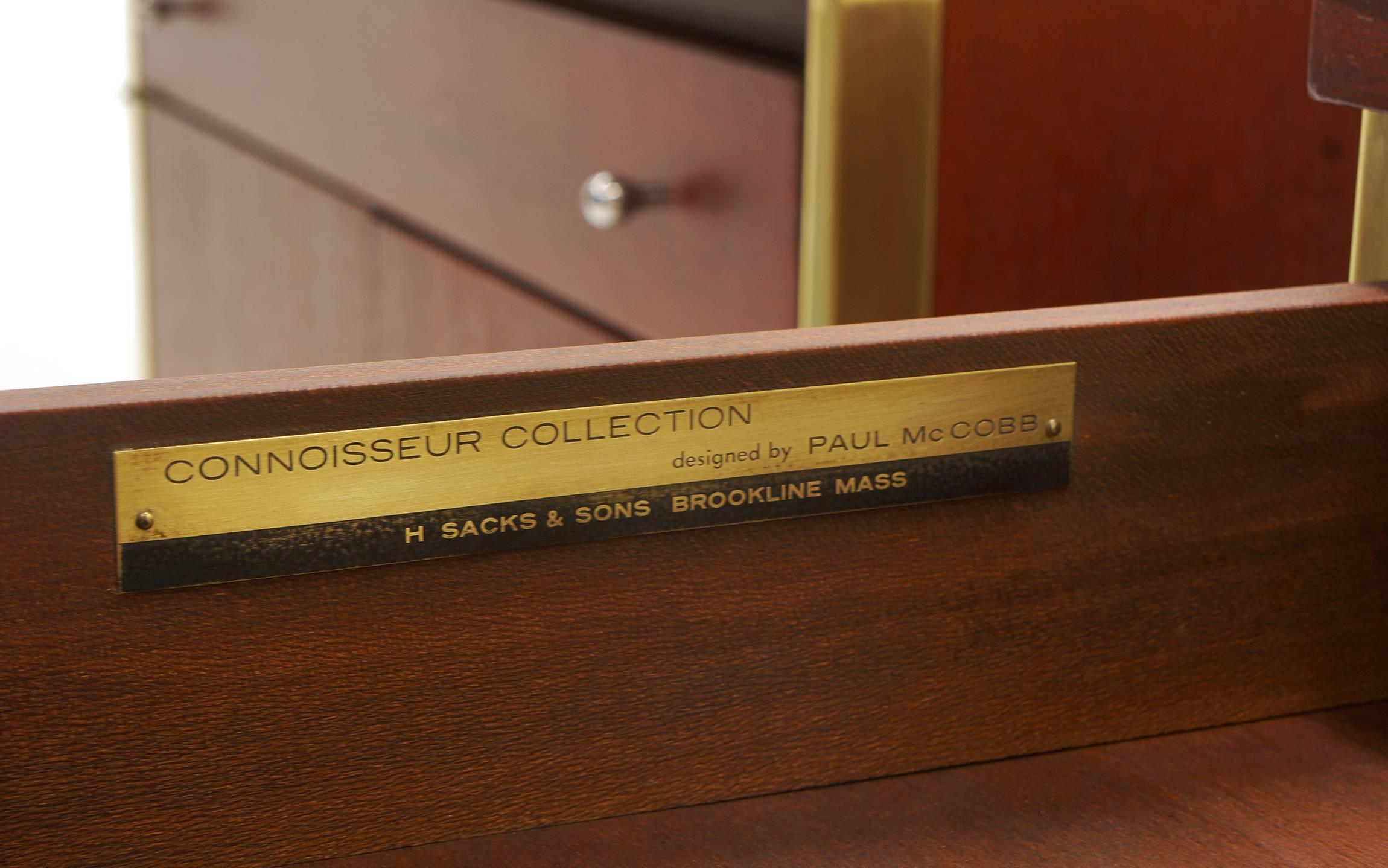 Excellent Pair of Paul McCobb Connoisseur Group Cabinets, Model 7026 and 7025 3