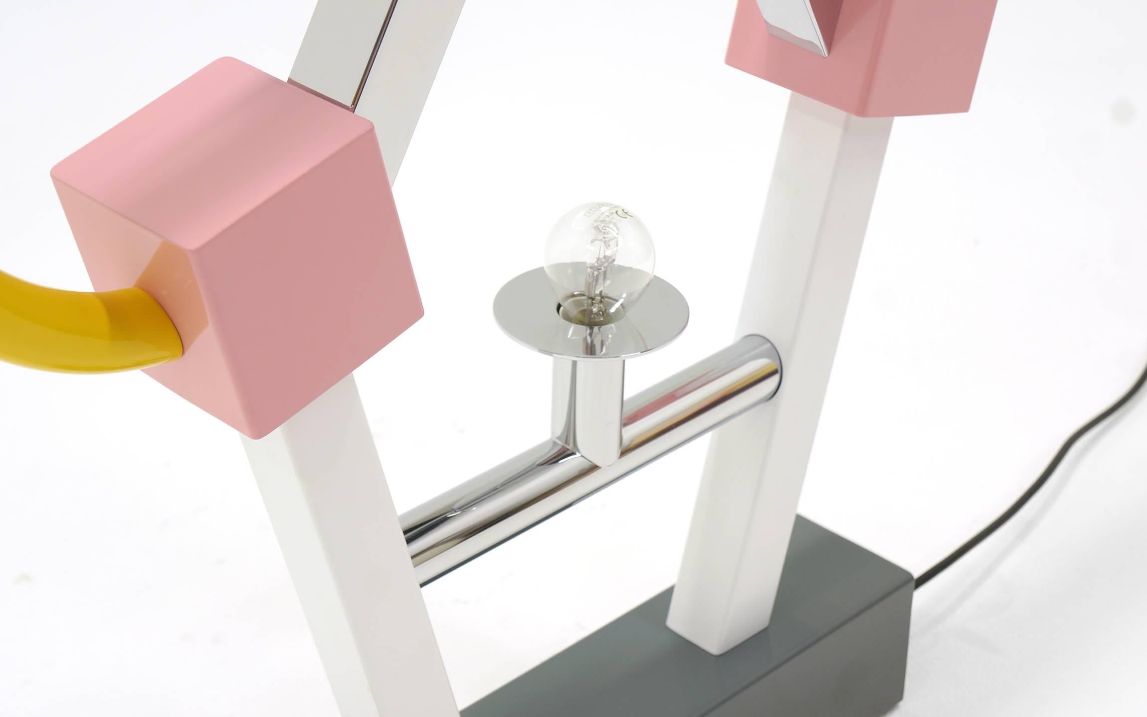 Große Ashoka-Tischlampe von Ettore Sottsass für Memphis Milano (Emailliert) im Angebot