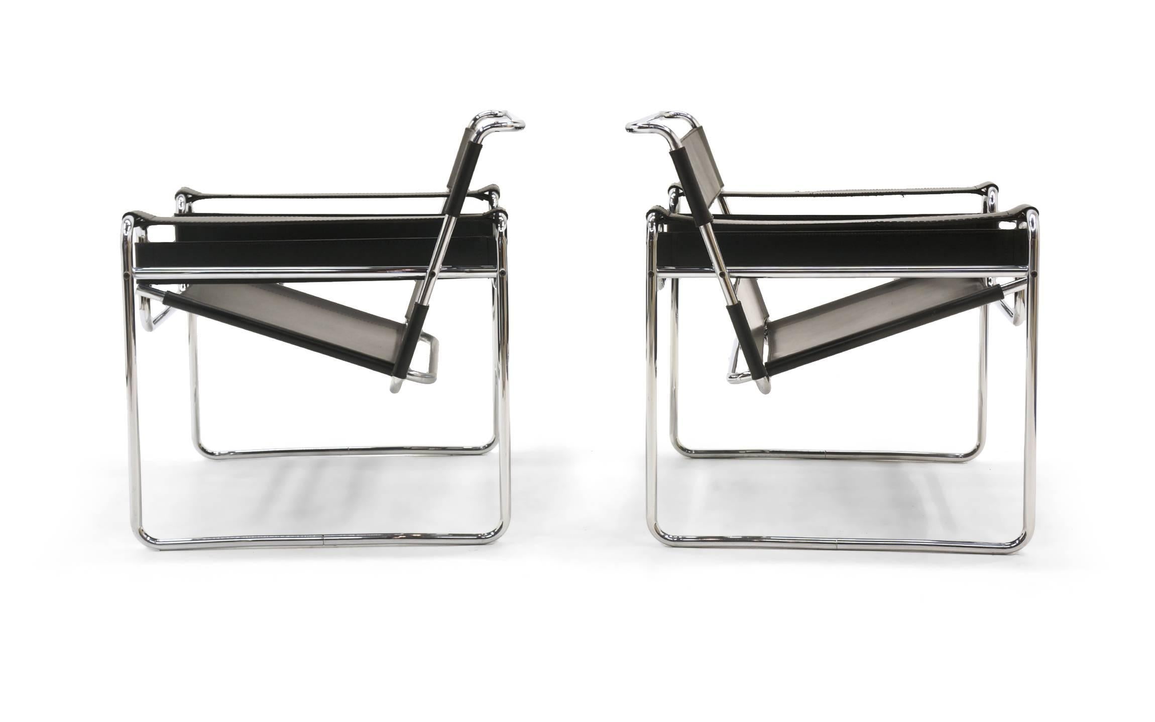 Mid-Century Modern Pair of Marcel Breuer Wassily Chairs by Knoll All Original Black Leather