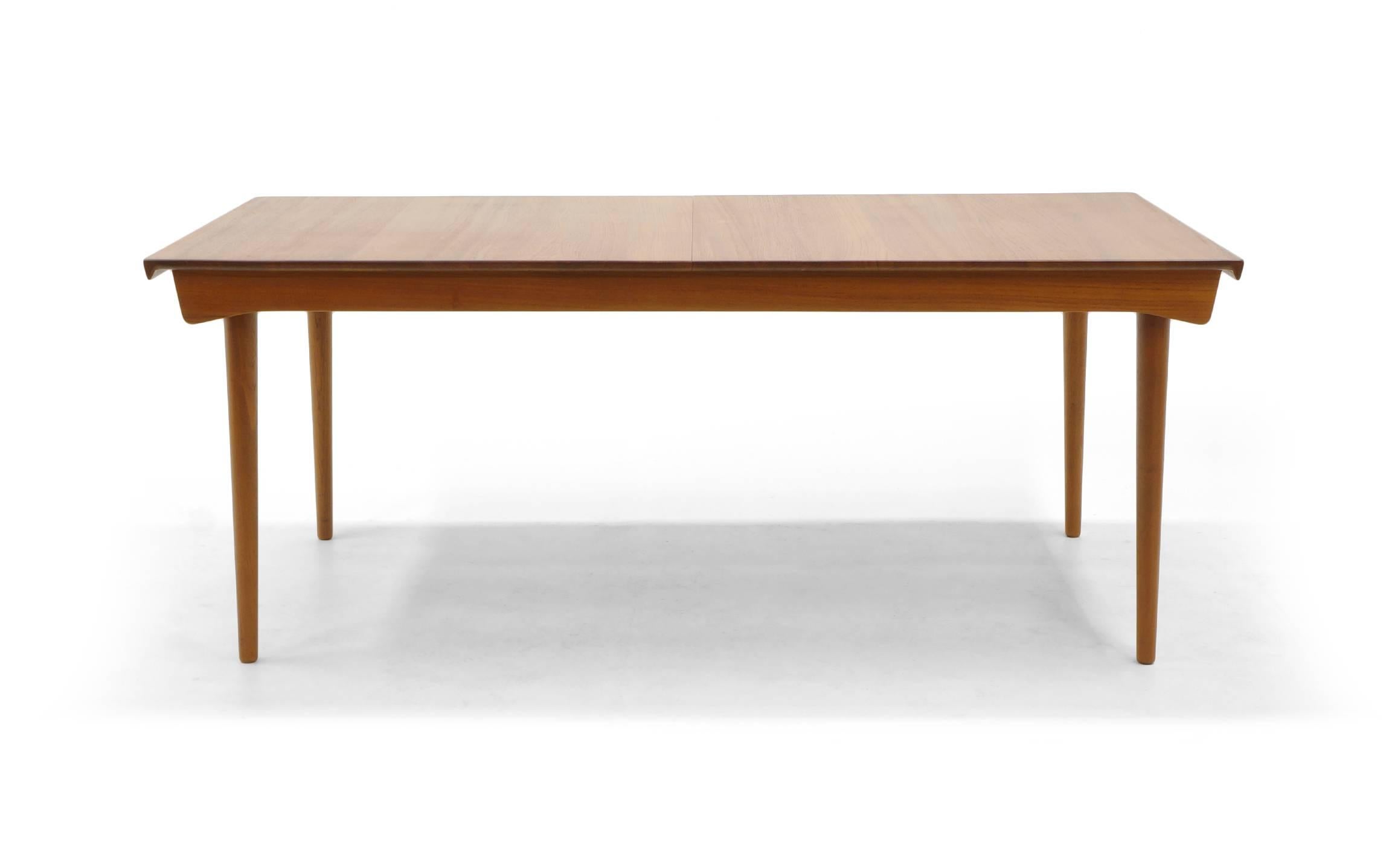 Mid-20th Century Finn Juhl Teak Dining Table, Expandable with Two Leaves, Exceptional Condition