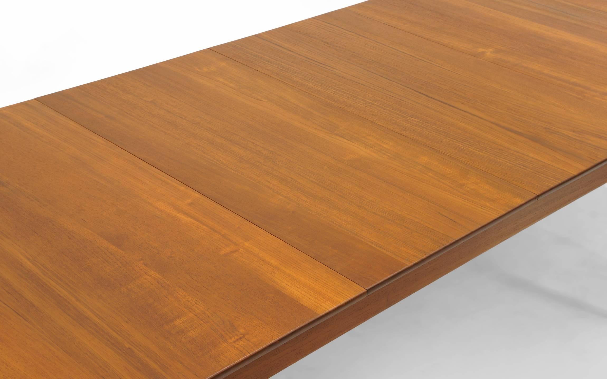 Scandinavian Modern Finn Juhl Teak Dining Table, Expandable with Two Leaves, Exceptional Condition