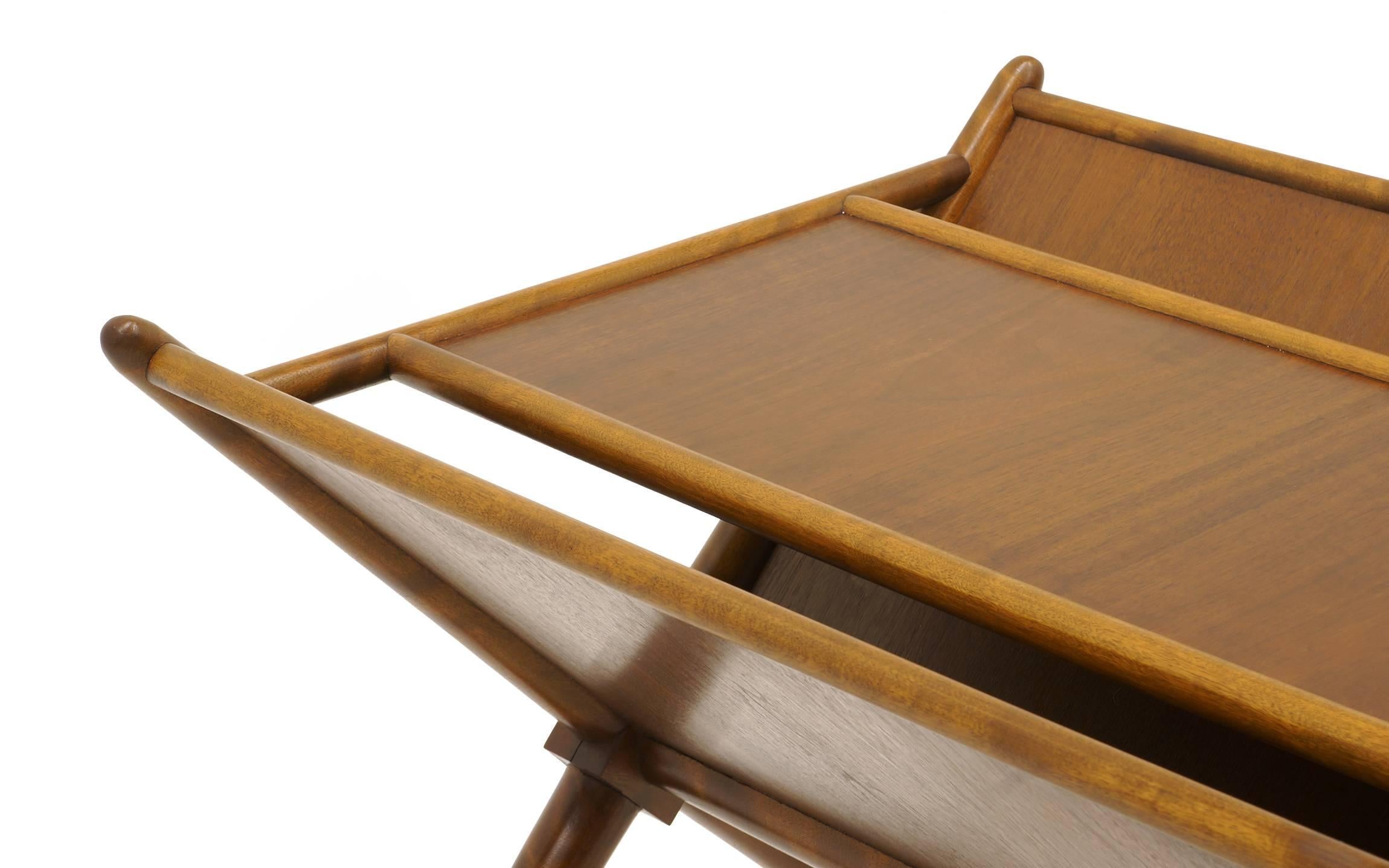 Magazine Table by Robsjohn-Gibbings for Widdicomb, Excellent Condition In Excellent Condition In Kansas City, MO
