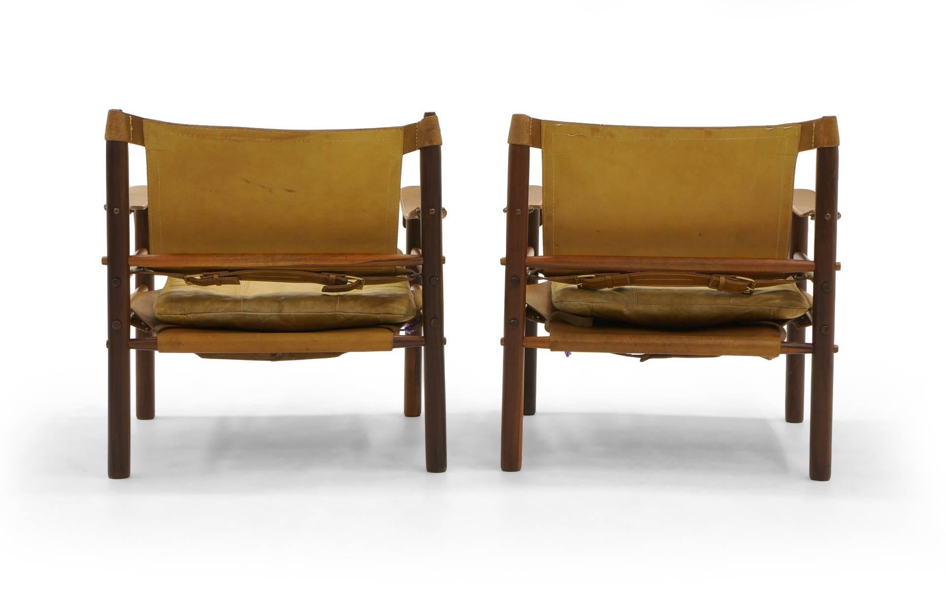 Pair of Sirocco Safari Lounge Chairs by Arne Novell, Rosewood and Leather In Good Condition In Kansas City, MO