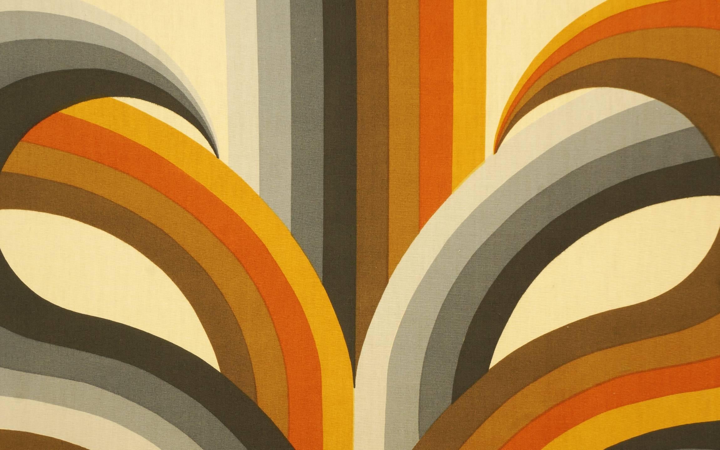 psychedelische Stoffkunst der 1970er Jahre.  Grautöne, Orange und Braun.  