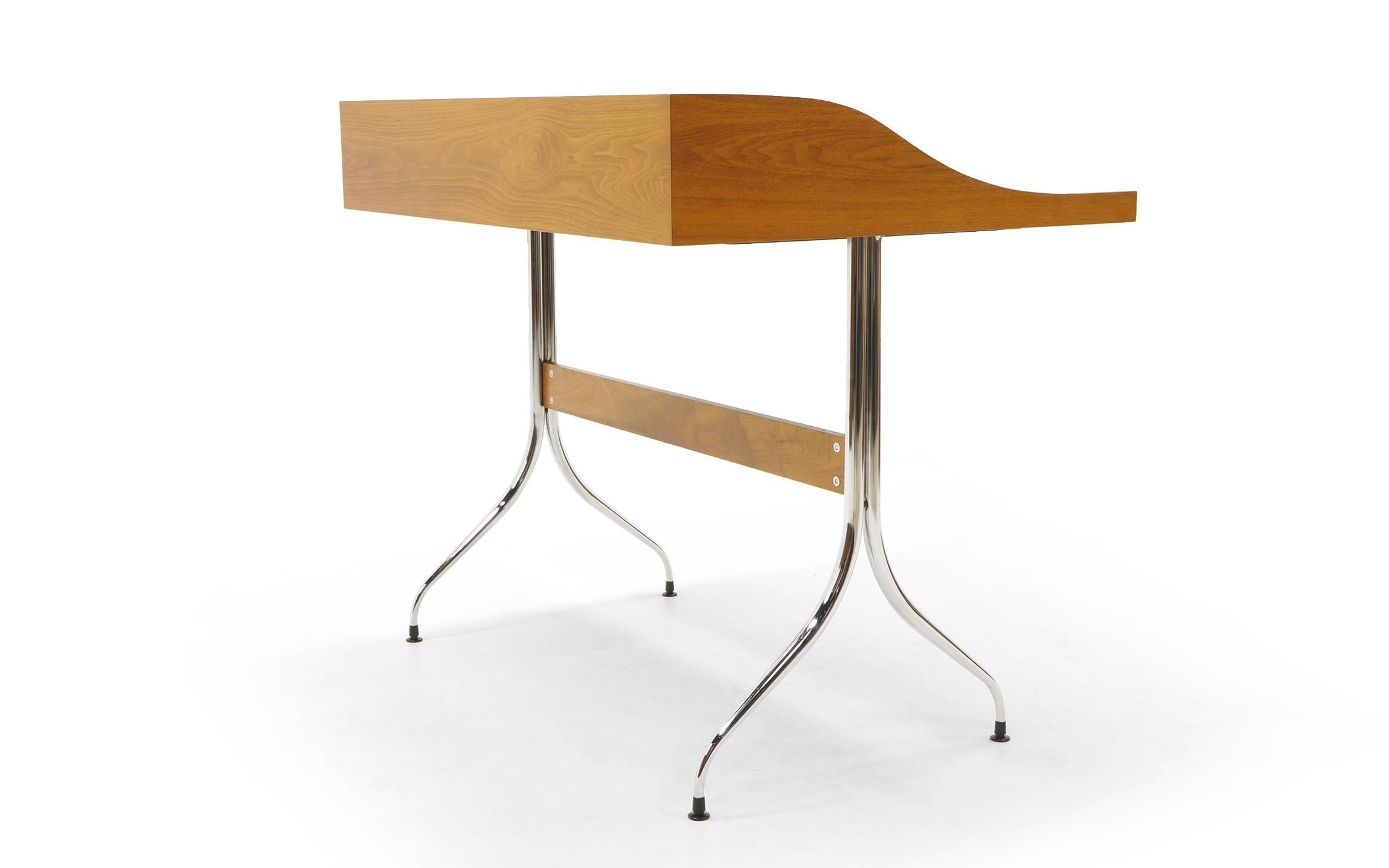 Original Production George Nelson and Associates Swaged Legged Desk (Lackiert)