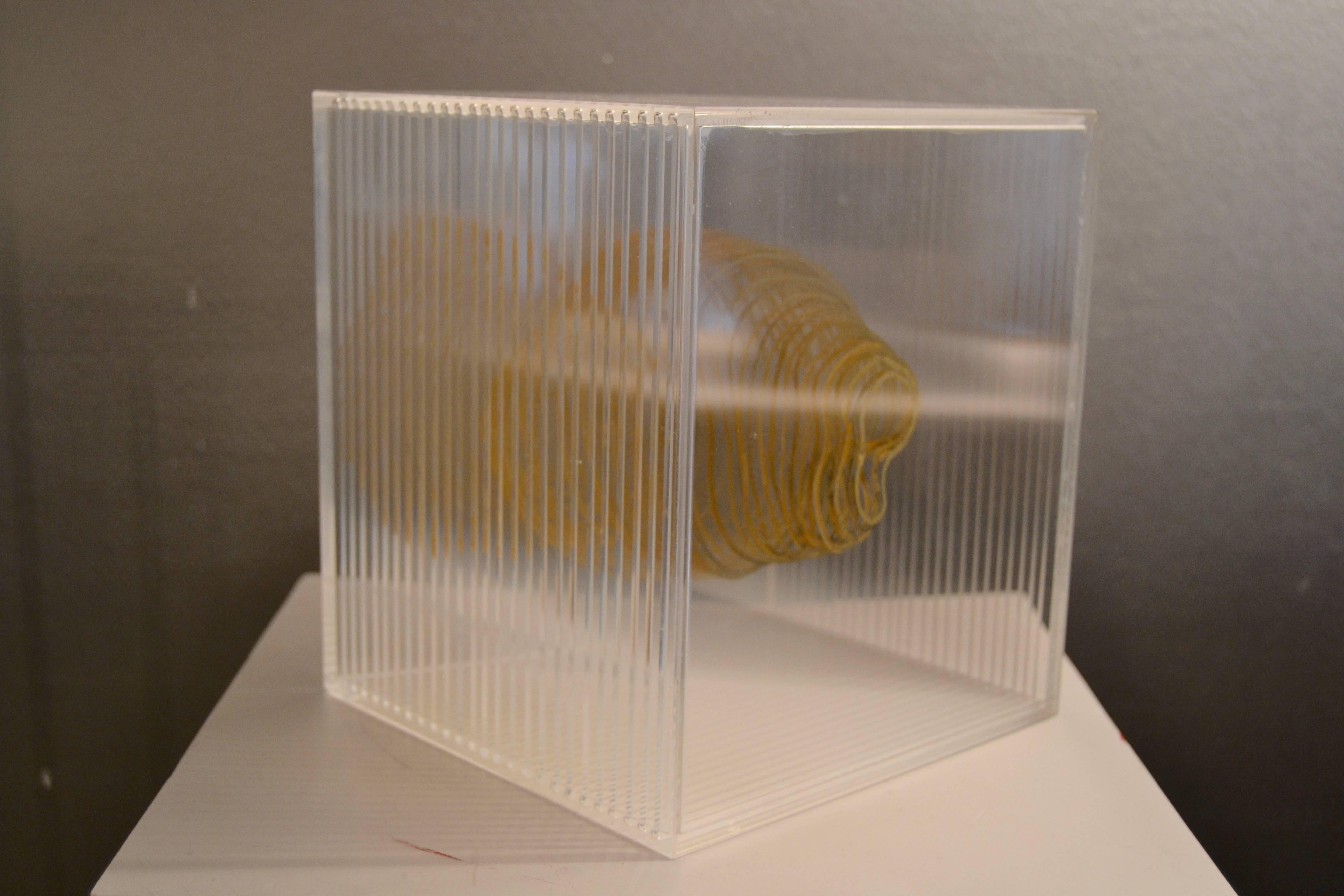 Lucite and Gold Leaf Sculpture by Isabel Alonso Vega In Excellent Condition In Saint-Ouen, FR