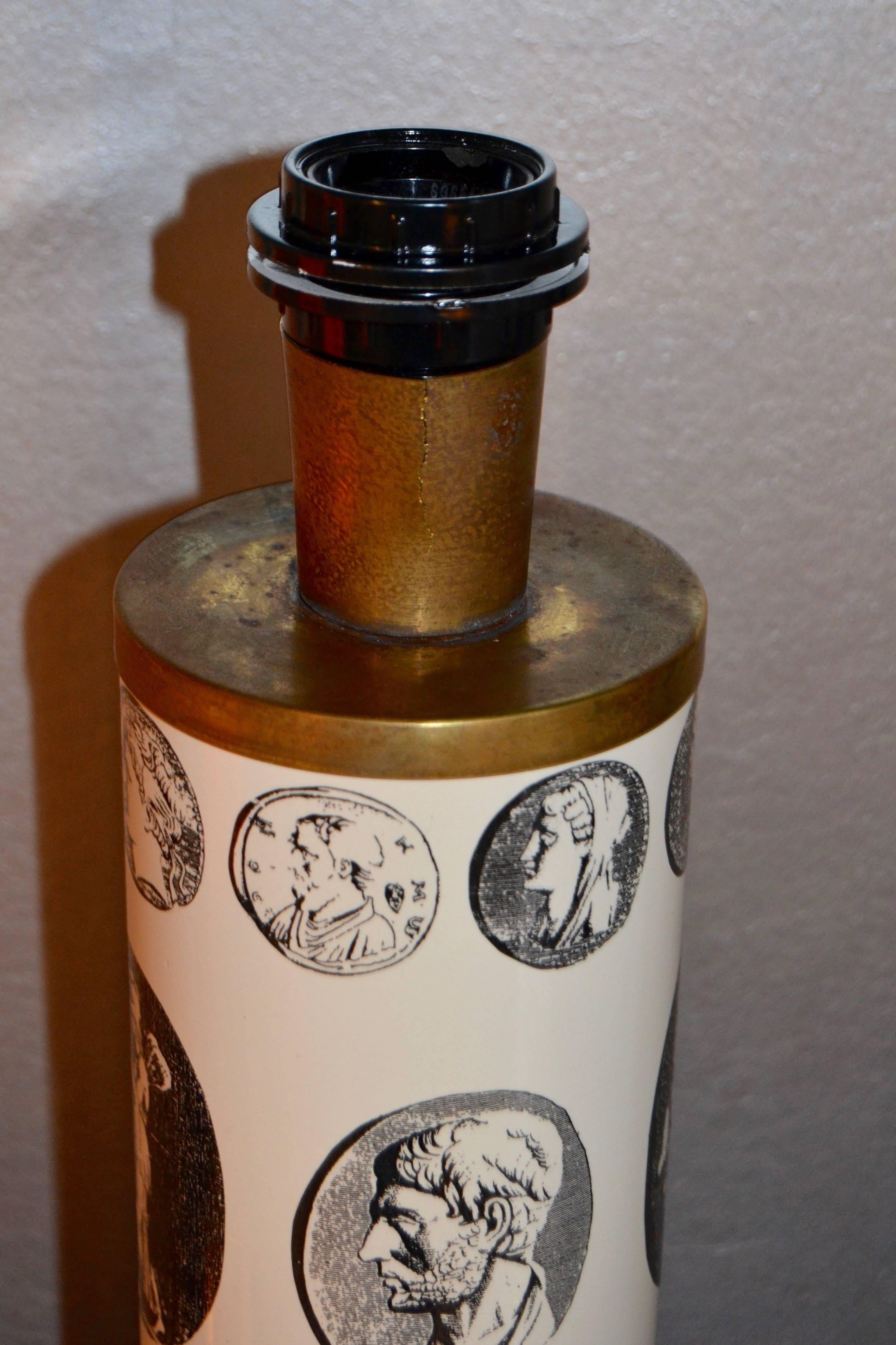 1960s Fornasetti Cameo Lamp In Excellent Condition In Saint-Ouen, FR