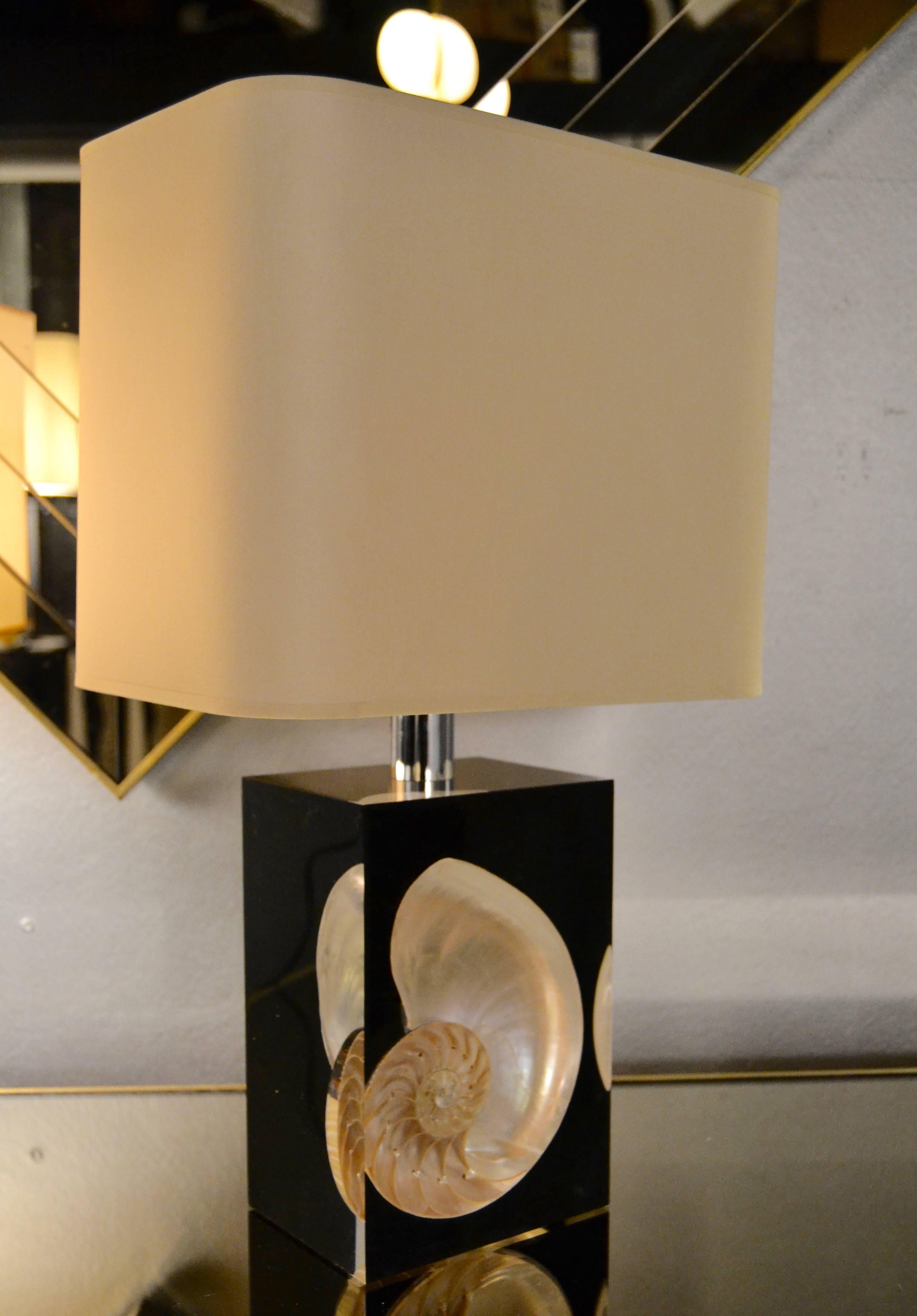 Mid-Century Modern Pair of 1970s Lucite and Shell Inlaid Lamps