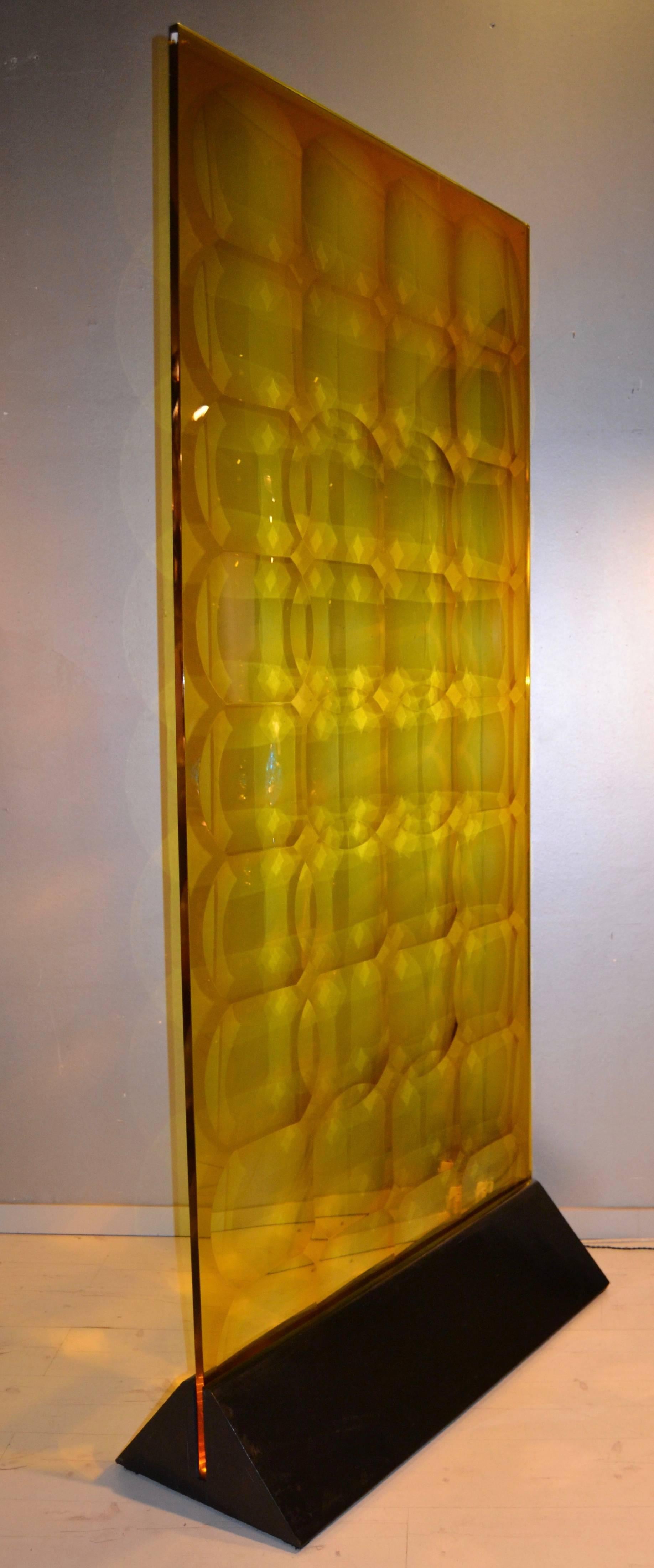 1969 Rogelio Polesello acrylic optical panel composed by multiple lens.
Mounted on black lacquered wood feet with light sistem.
Can be used as scene or room divider. Also can be hanged on the ceiling
Signed and dated by the artist
Unique