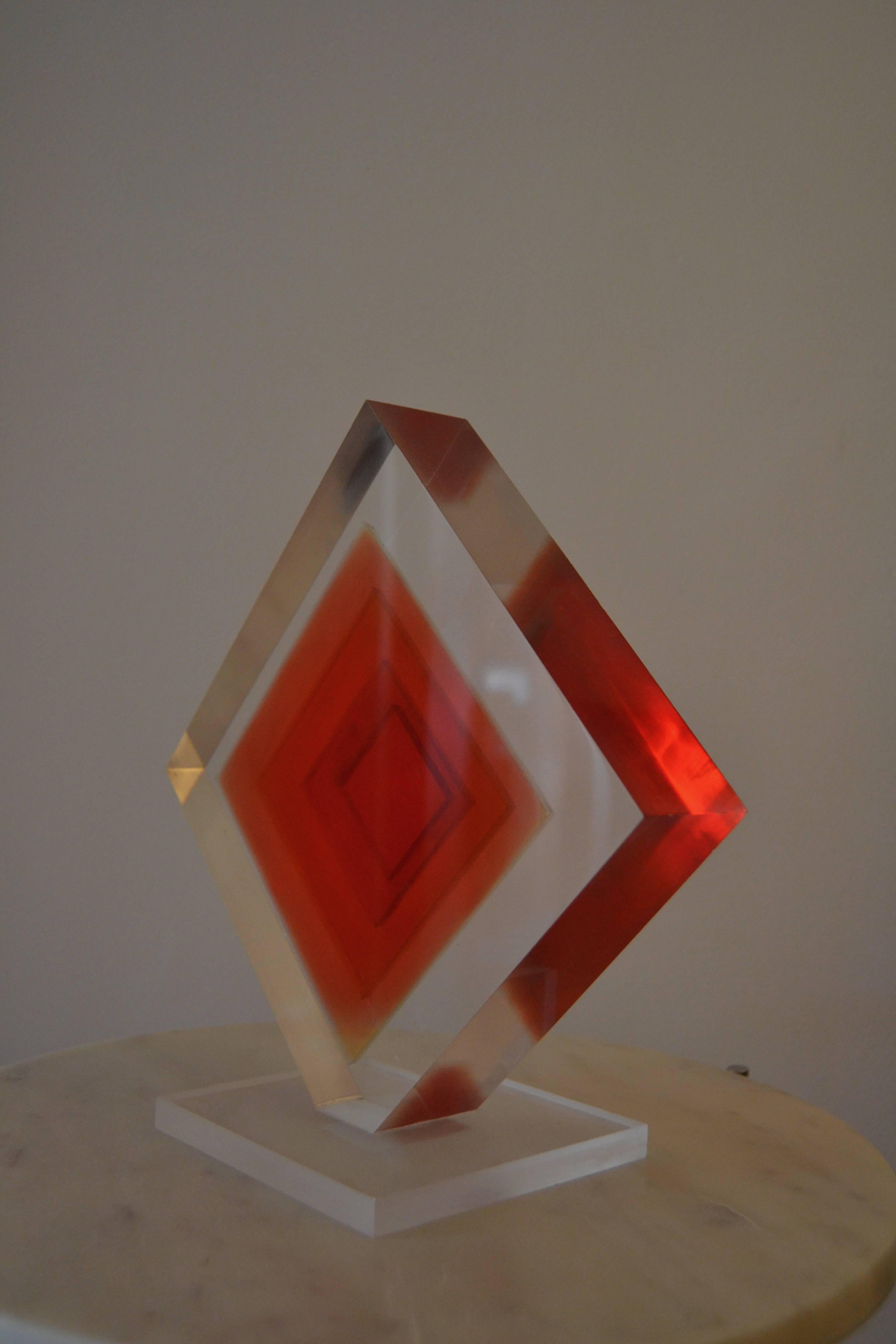 Mid-Century Modern Sculpture en lucite des années 1970 en vente