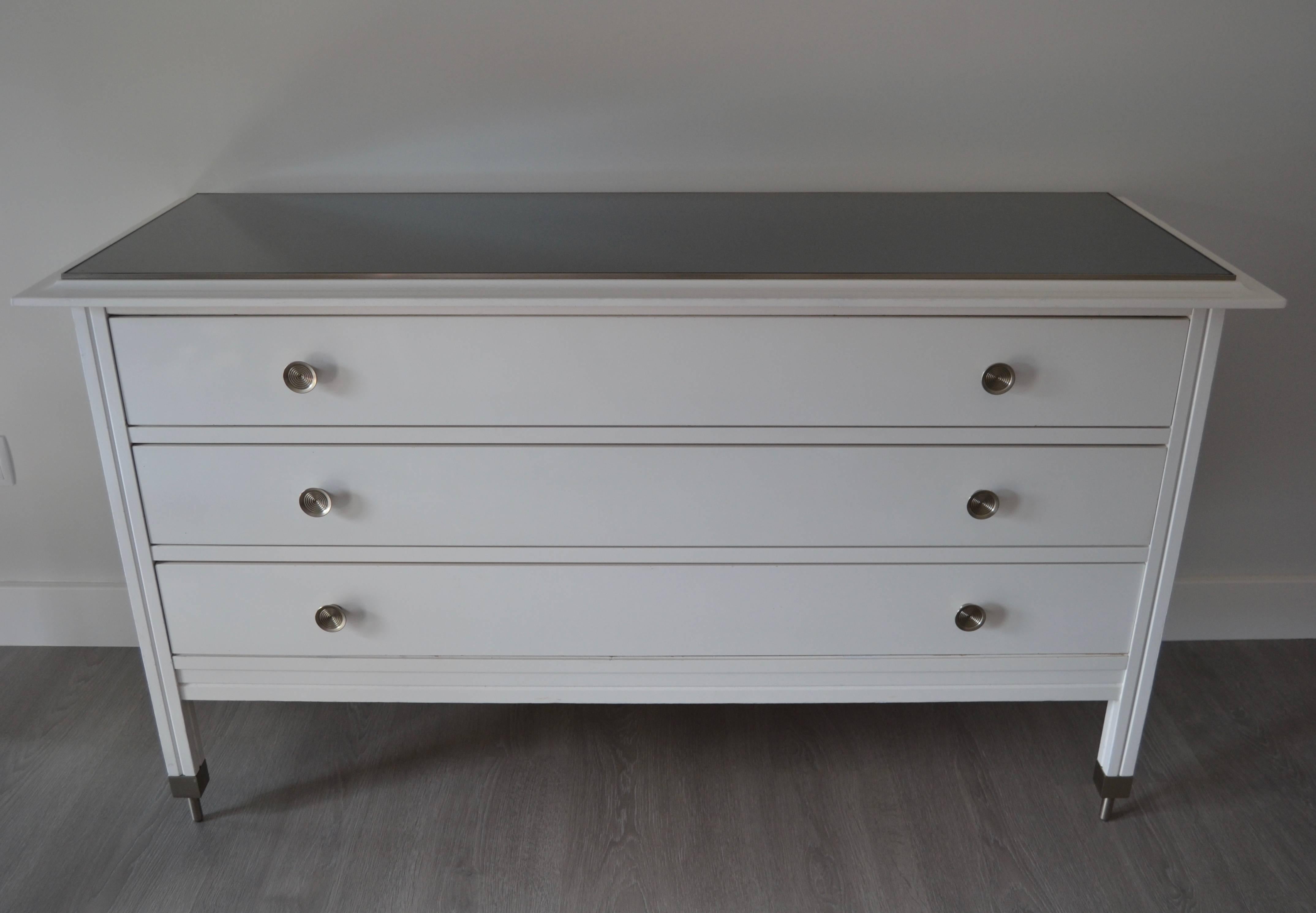 1960s, Maison Jansen White Lacquered Chest In Good Condition In Saint-Ouen, FR