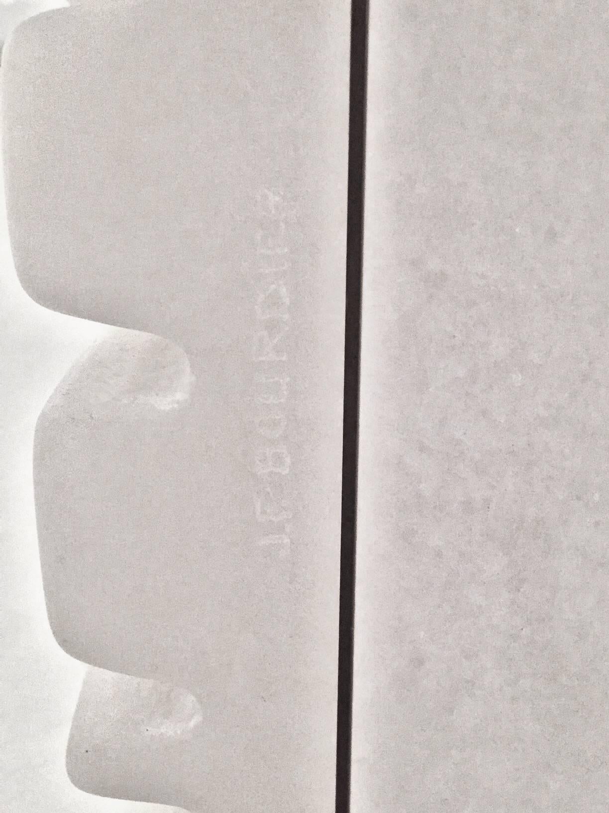 Chimenea escultórica de mármol en venta 9