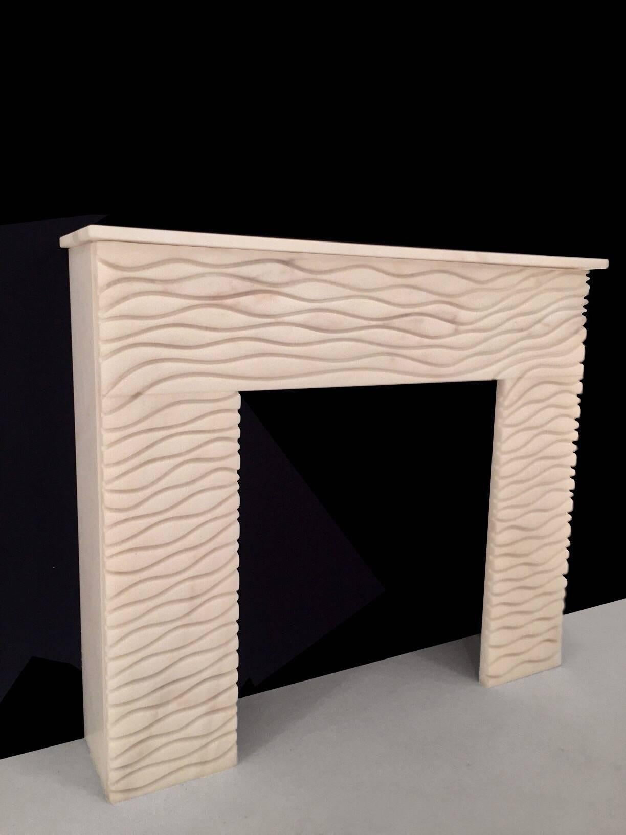 Cheminée sculpturale marbre en vente 4