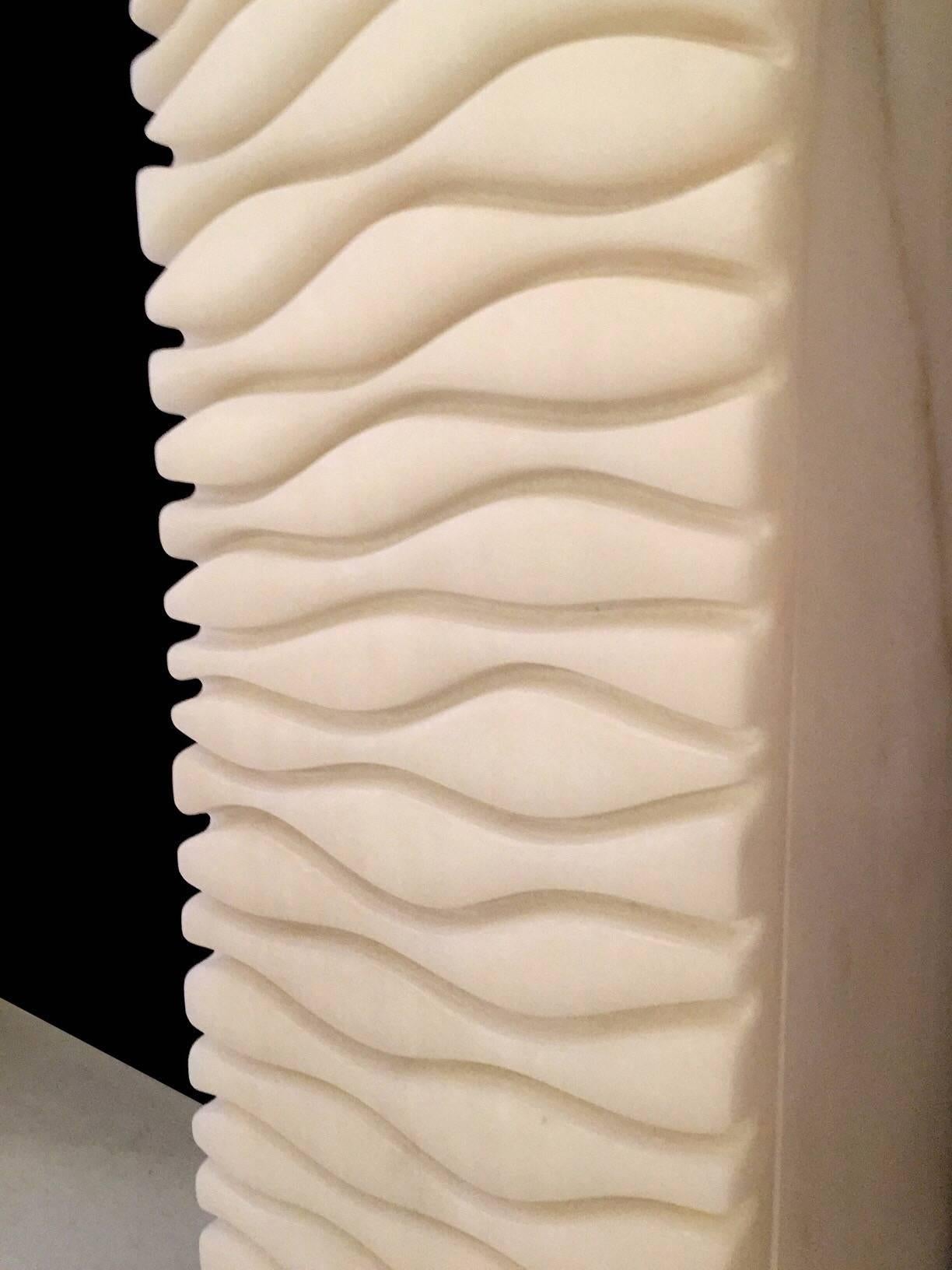 Cheminée sculpturale marbre en vente 7