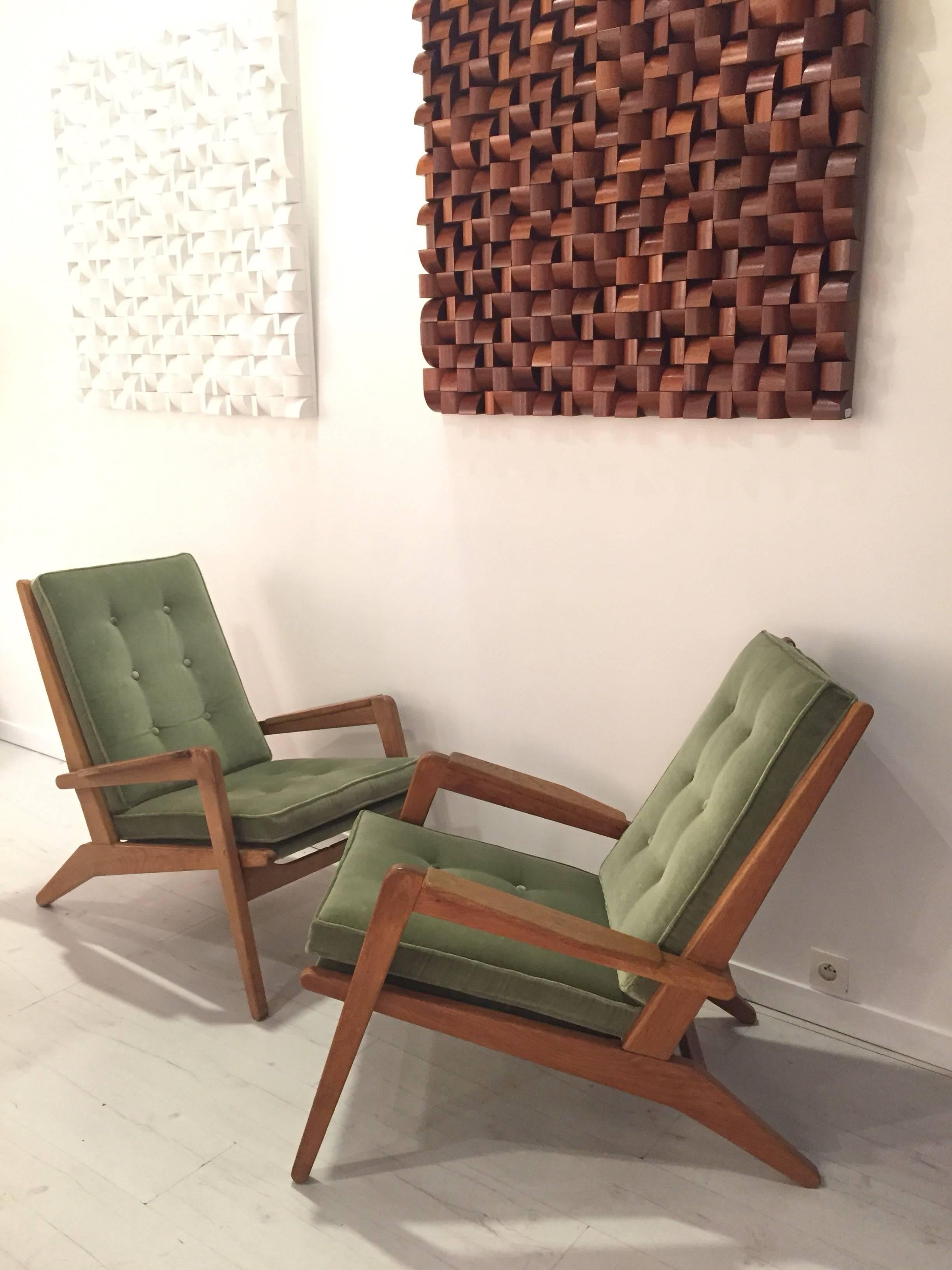Pair of 1950s armchairs with wooden oak structure and green velvet.
NewUpholstered.
Great condition.
 